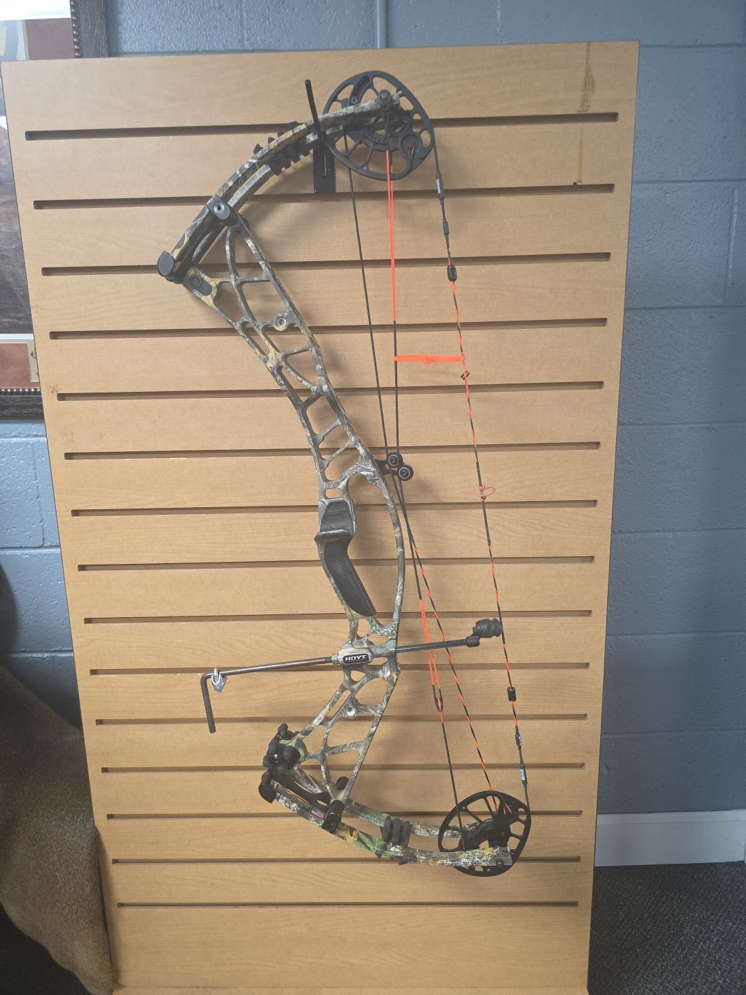 Hoyt Axius Ultra 60-70 ,27-30 Dl Right Hand Gas Strings