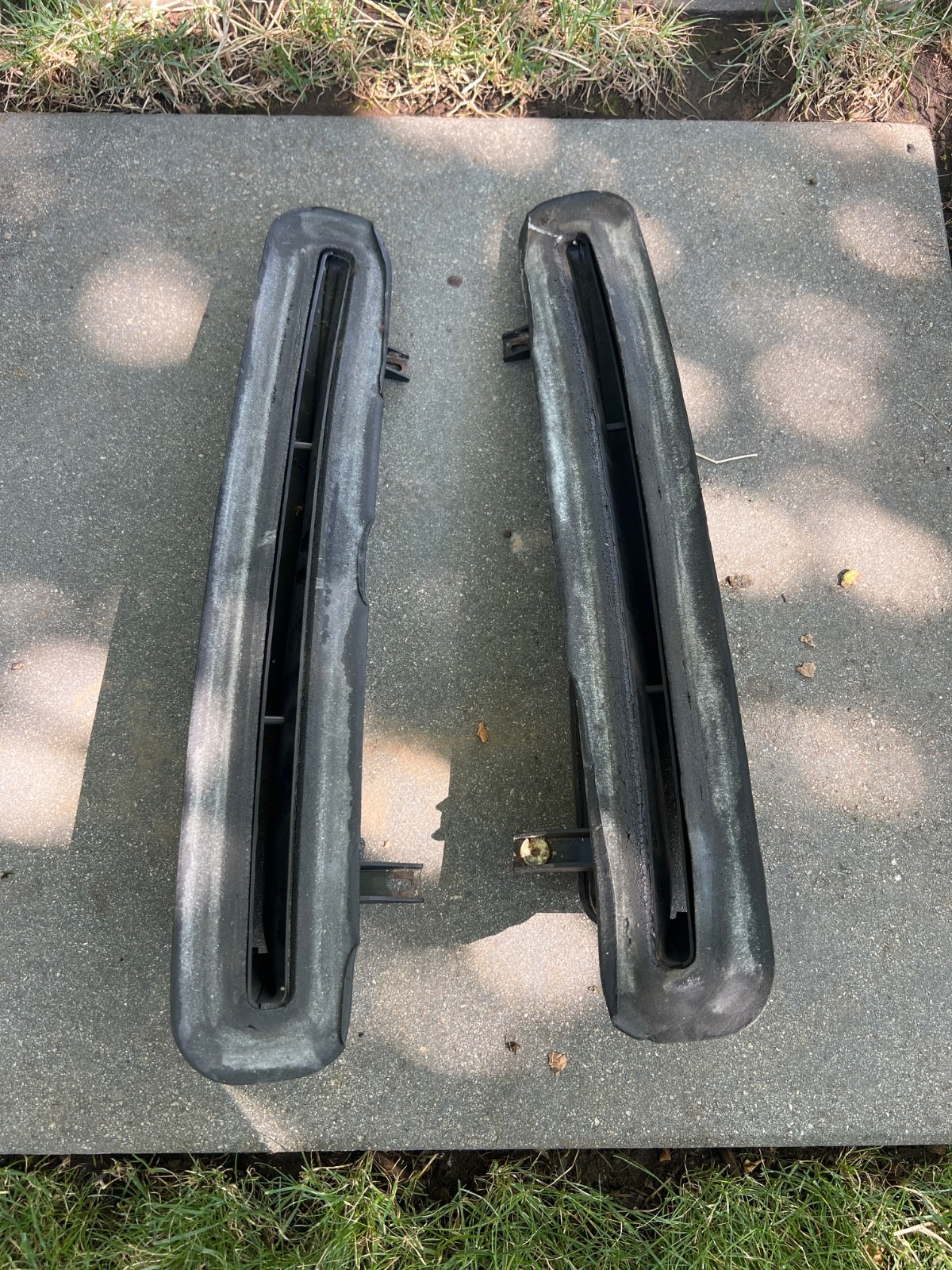 NICE USED ORIGINAL GENUINE PORSCHE 928 RIGHT & LEFT FRONT DEFROSTER DASH VENT