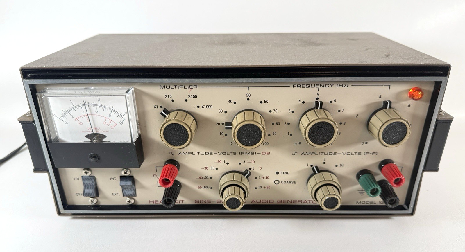Heathkit IG-18 Sine Square Audio Generator Powers On Meter Works AS-IS