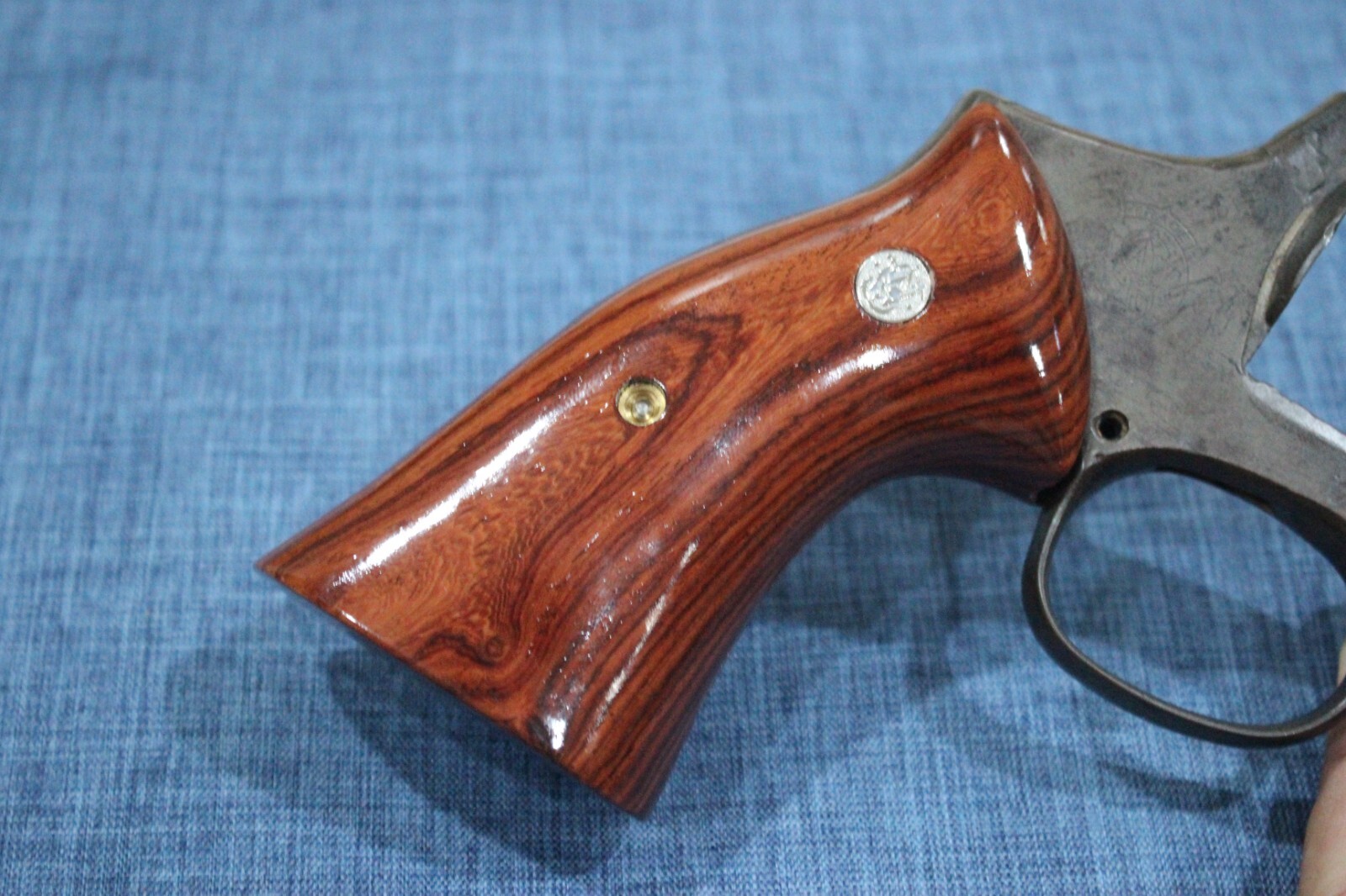 TARGET GRIPS FOR S&W K, L FRAME SQUARE BUTT MOD 686, 66 ROSE WOOD NICE GIFT # 12
