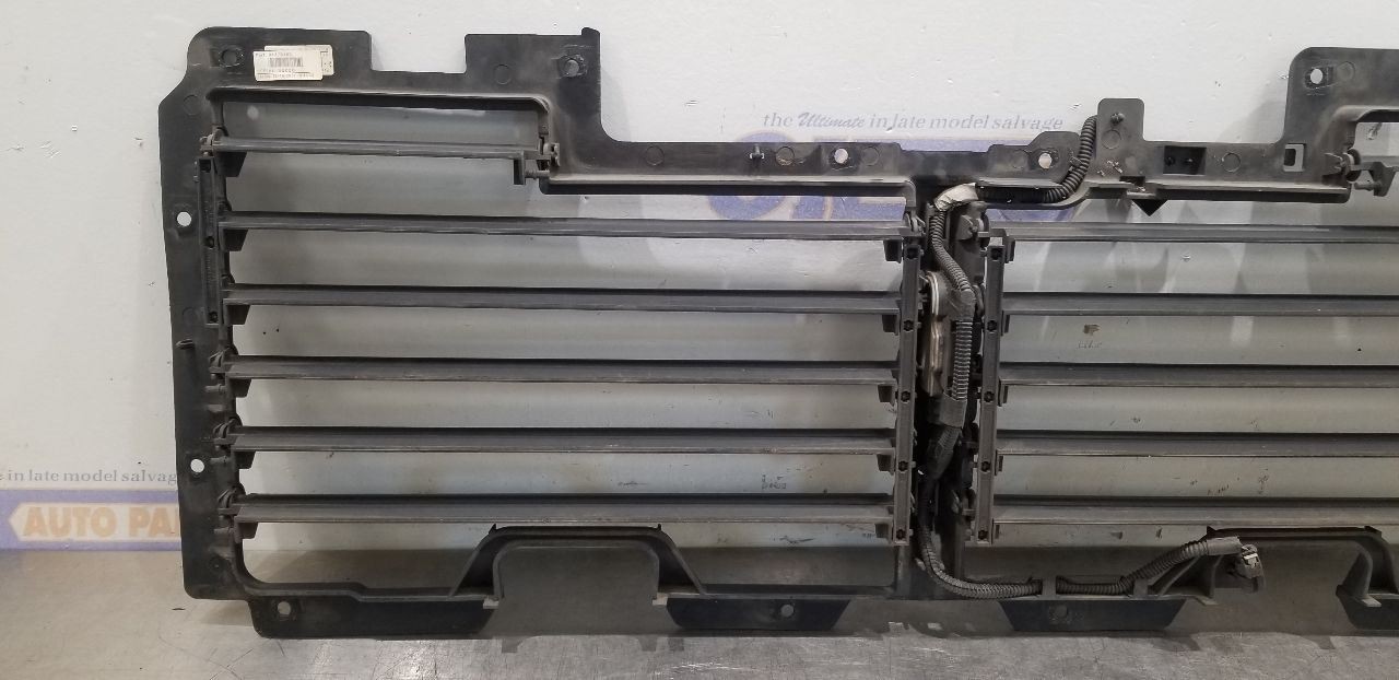 19 CHEVY SUBURBAN 1500 5.3L AIR SHUTTER ASSEMBLY