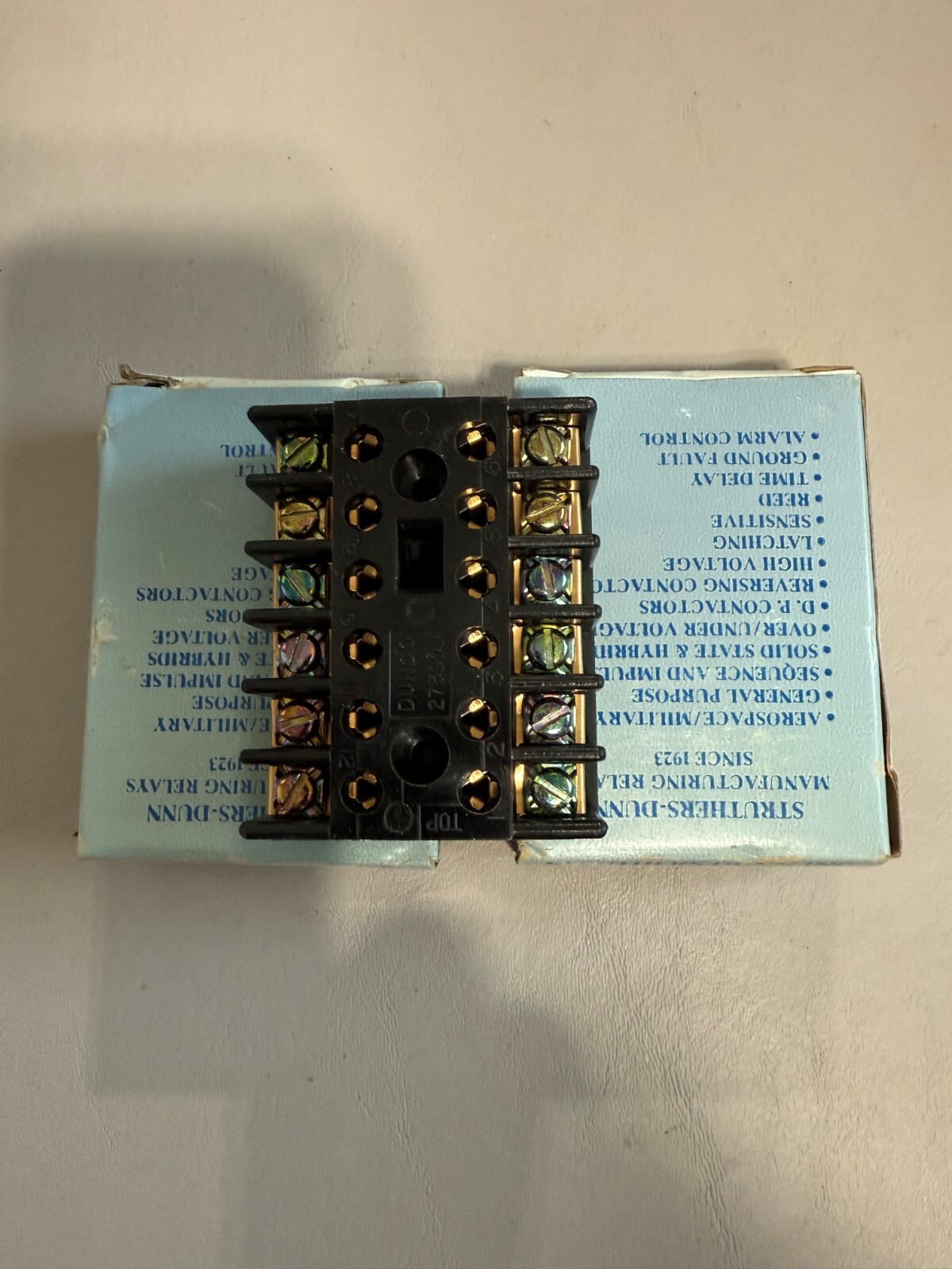 "LOT OF 3" NEW STRUTHERS DUNN 27390 RELAY SOCKETS 12 PIN