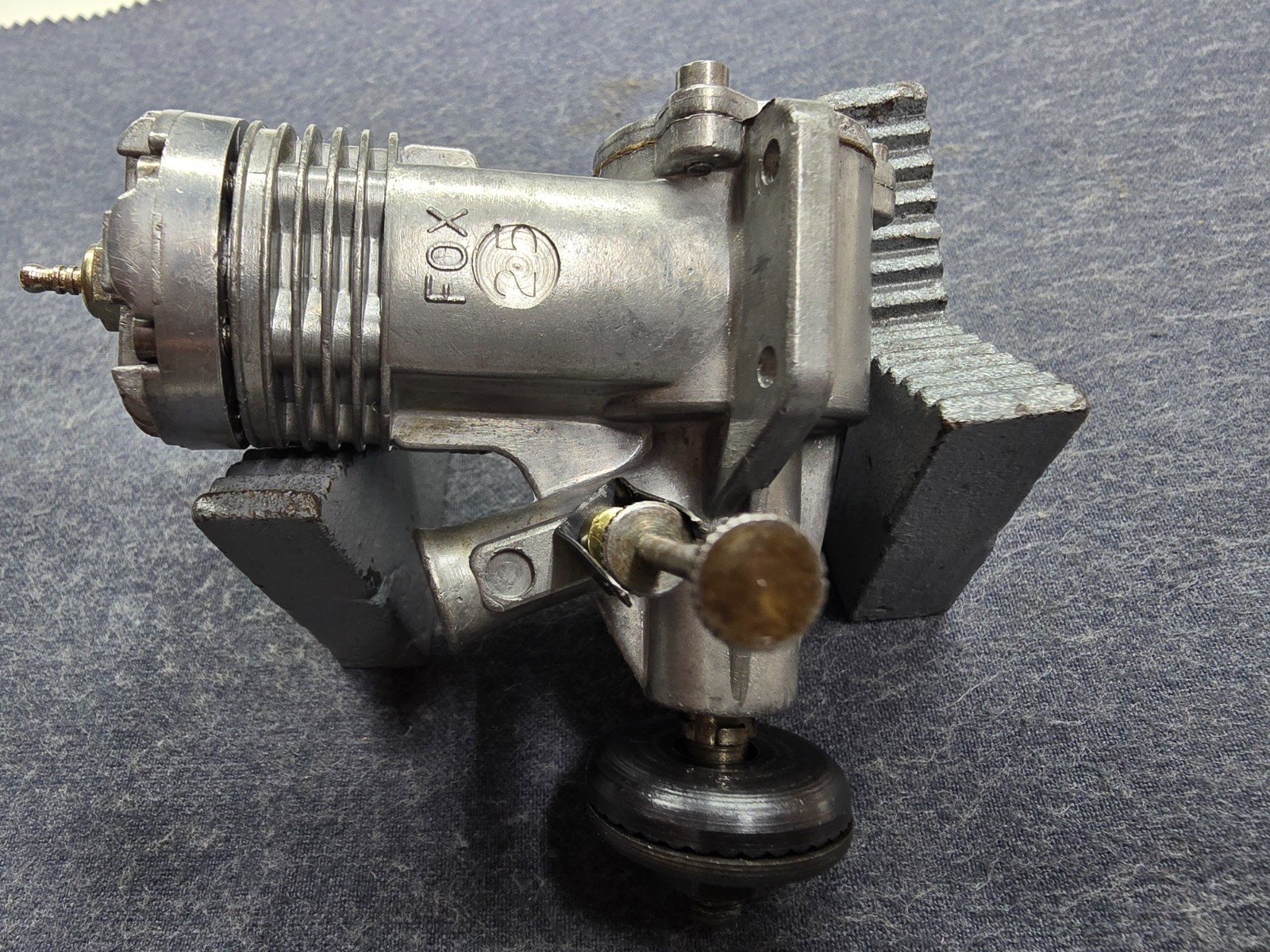 Fox 25 Stunt Control Line Model Airplane Engine w/Glow Plug