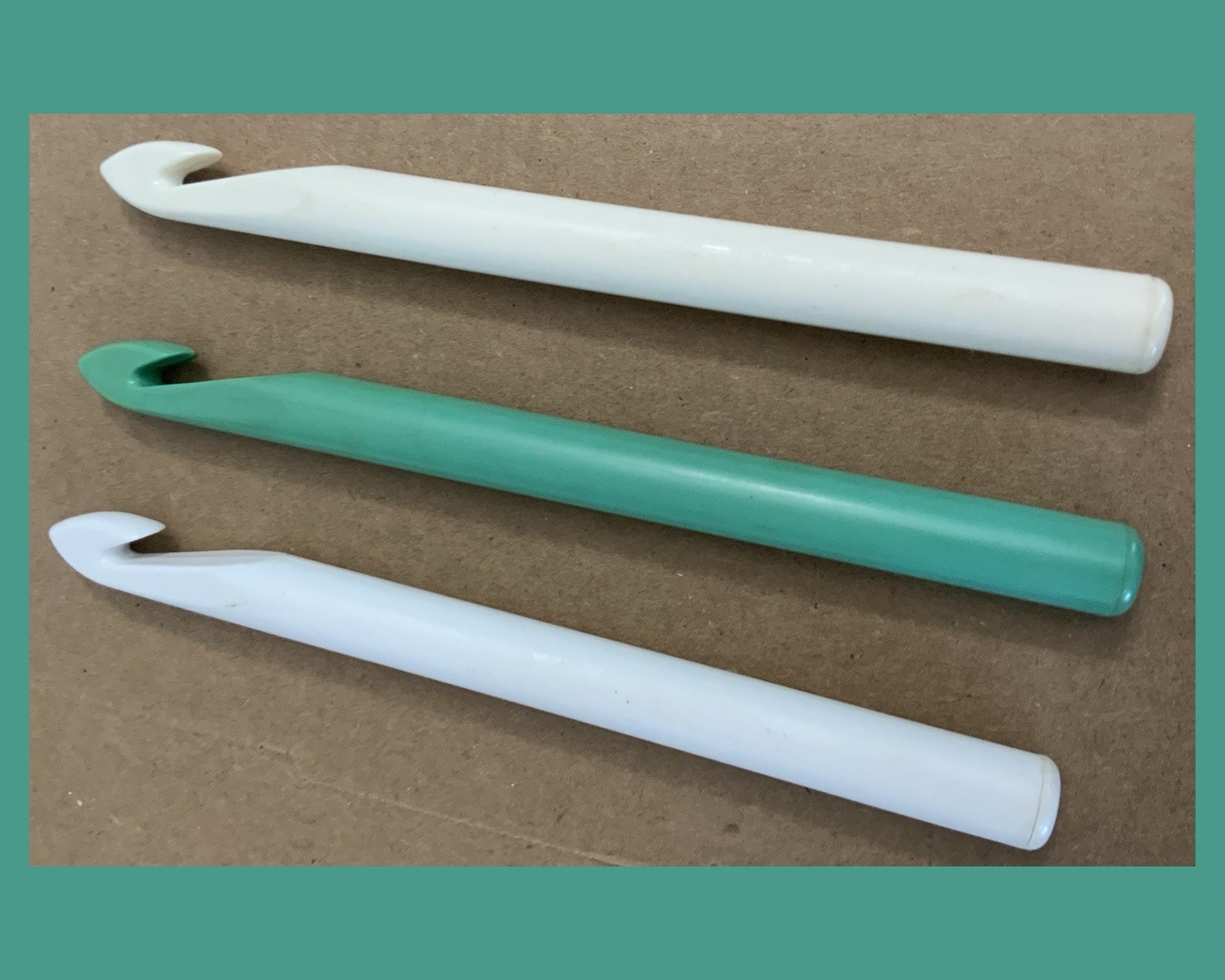 Boye Jumbo Plastic Crochet Hooks - Qty 3 - 2 White/1 Green
