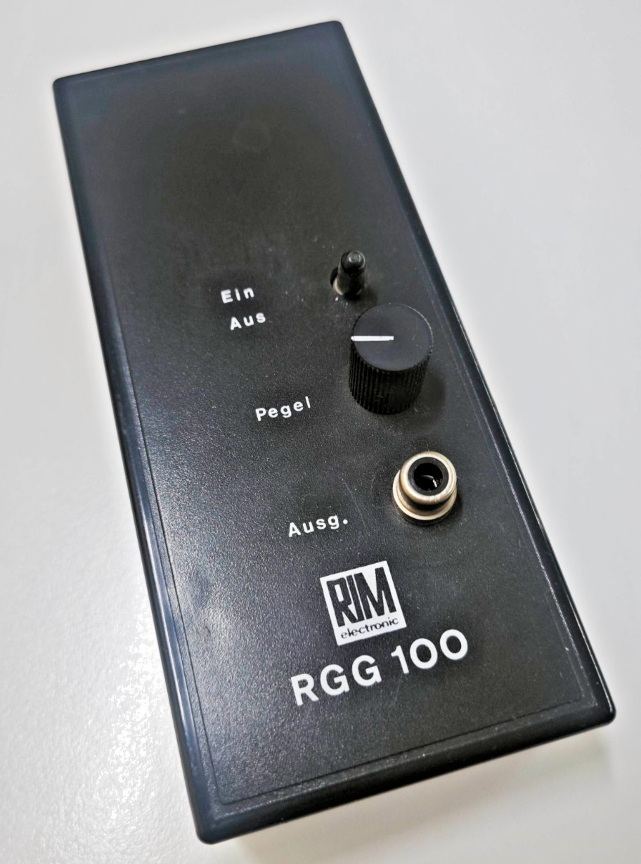 Noise Generator RGG 100 Produces Pink Noise - RIM Electronics for 9V Battery