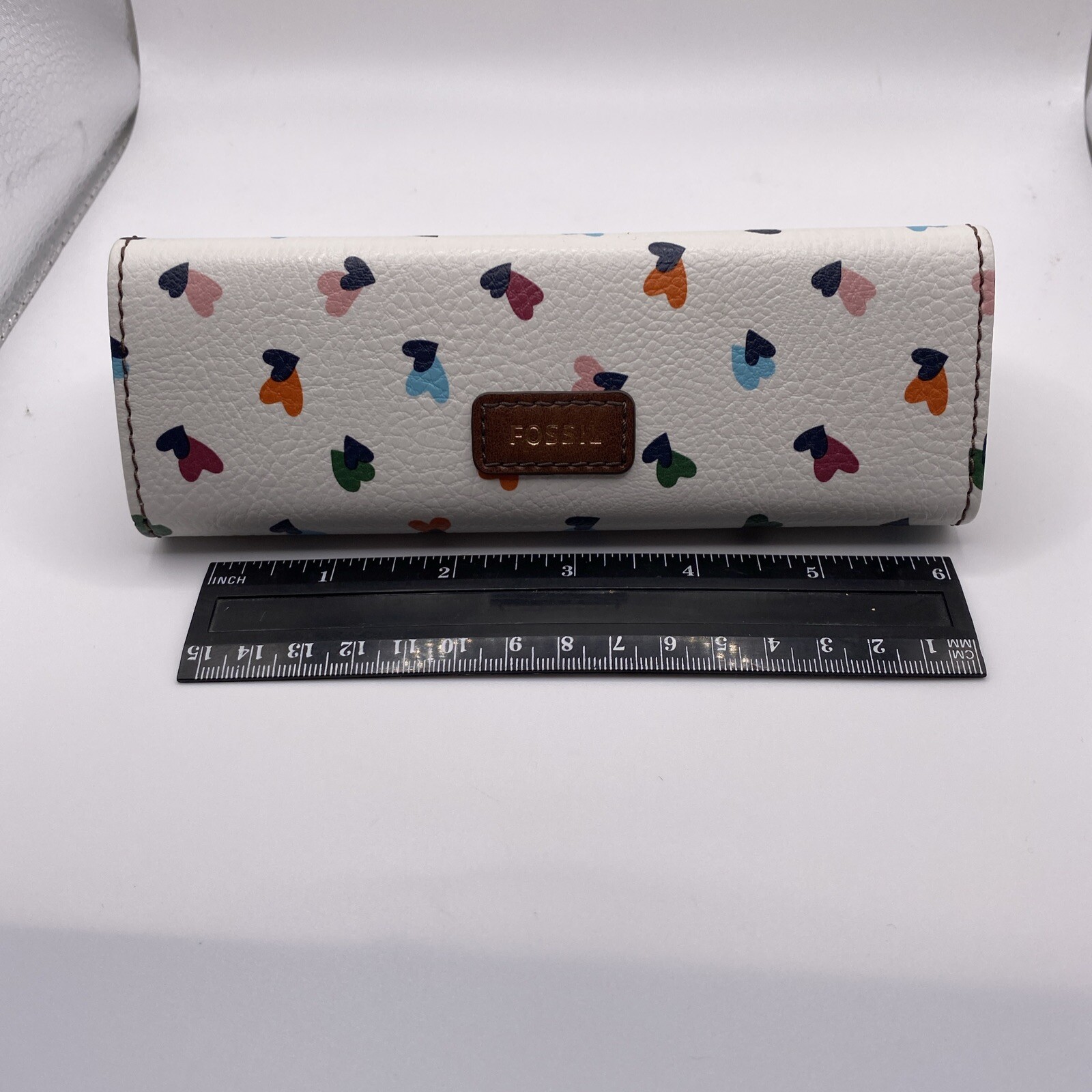 Fossil Sunglasses Glasses & Hard Case White With Hearts Magnet Closure - EUC
