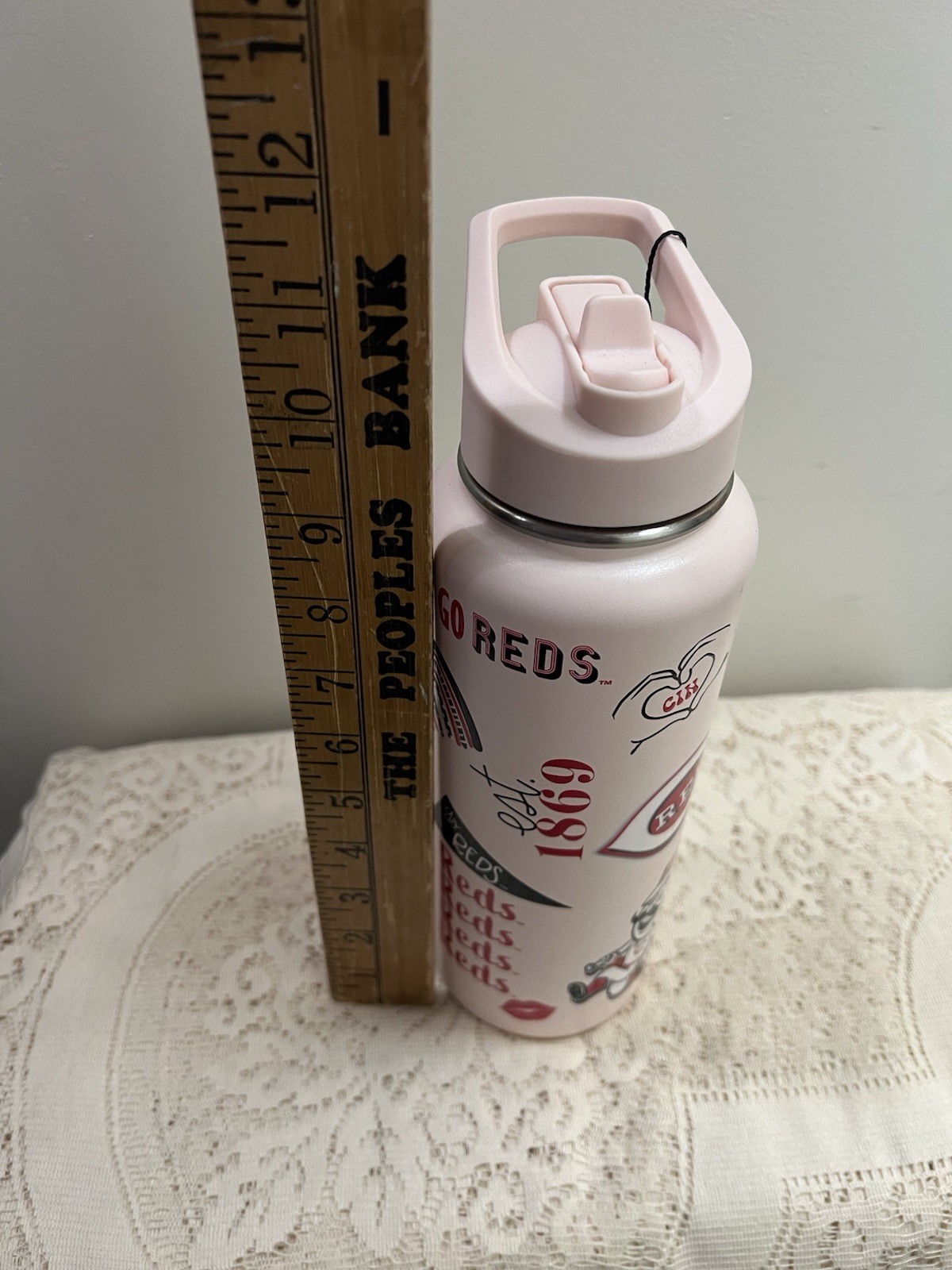 Brand New 34oz Cincinnati Reds Quencher.