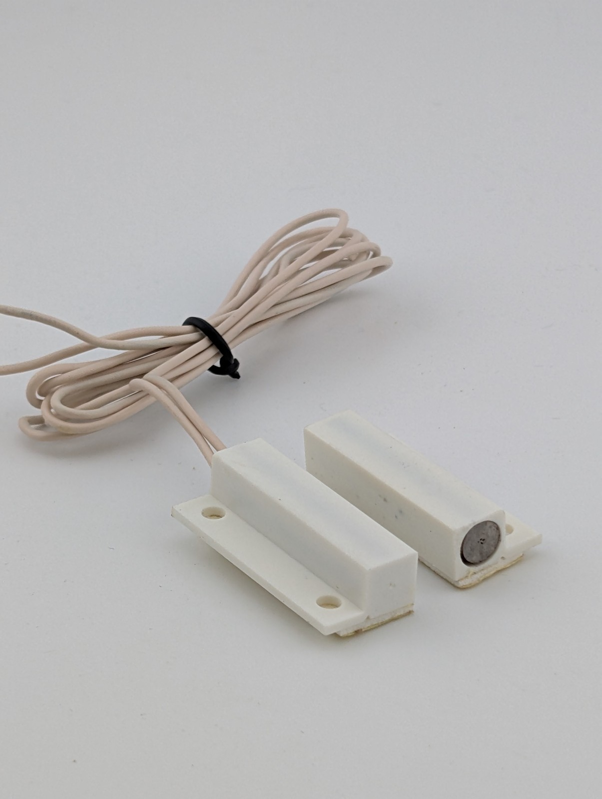 Pre-Wired Normally Closed Magnetic Reed Switch