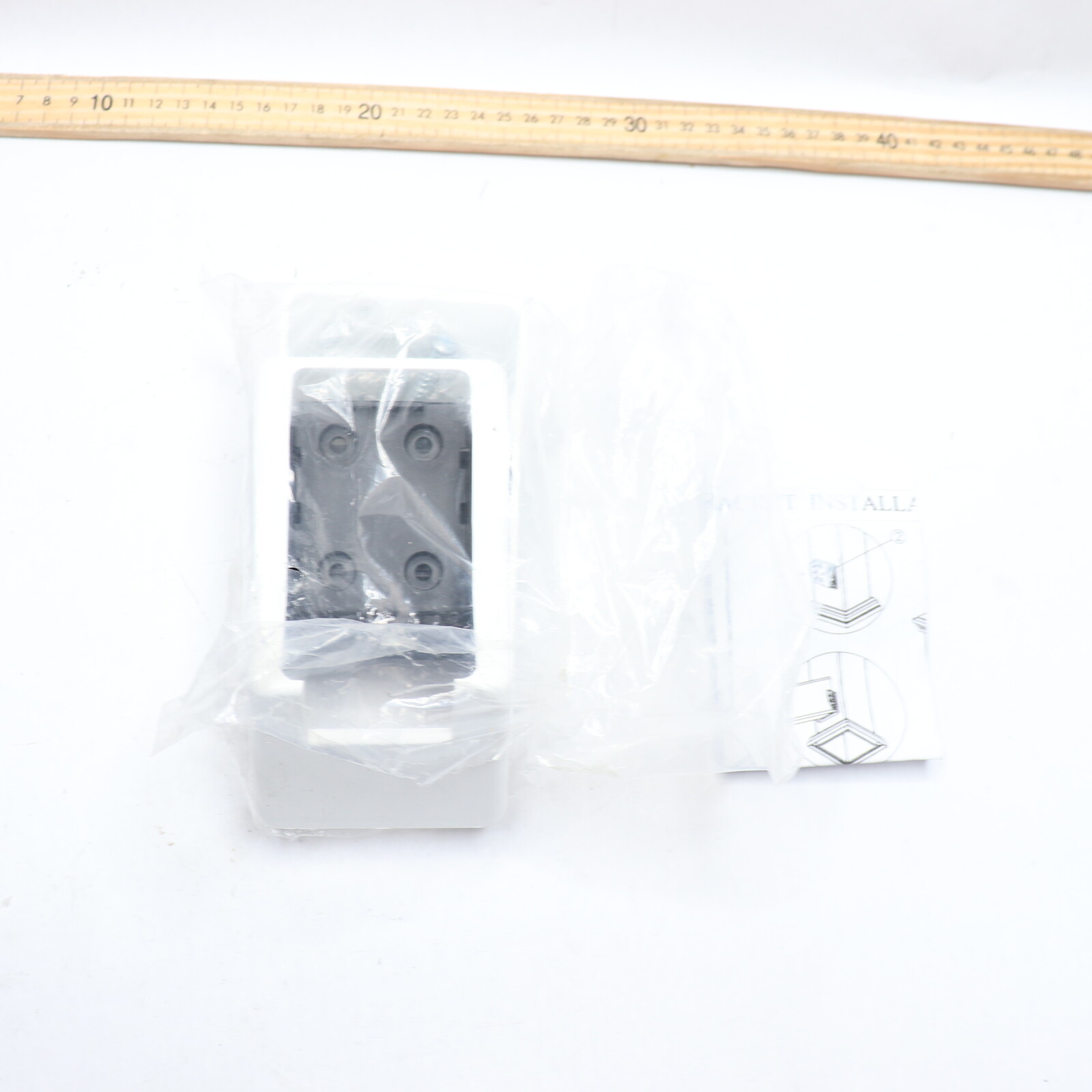 (2-Pk) Vinyl Stairway Brackets 2" X 3-1/2"