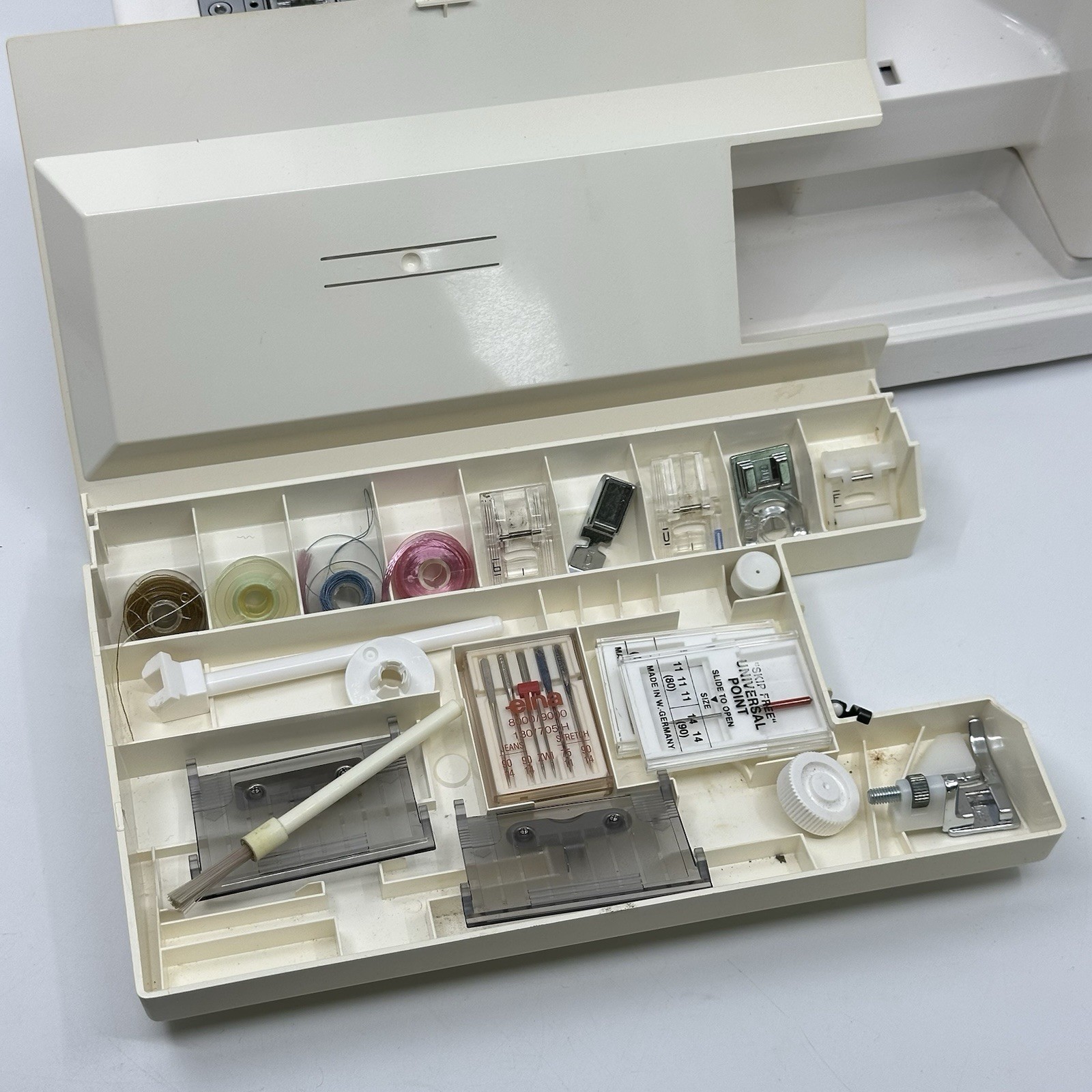 Elna Swiss Made 8000 Computerized Sewing Machine White UNTESTED No Pedal/AV