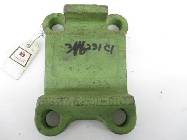 International Truck Bracket (346231C1)