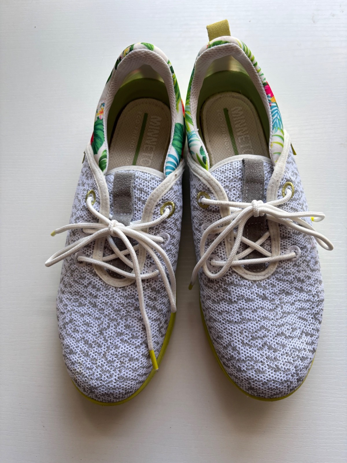 Minnetonka Eco Anew Women's Casual Shoes white/Hawaiian print  8 M