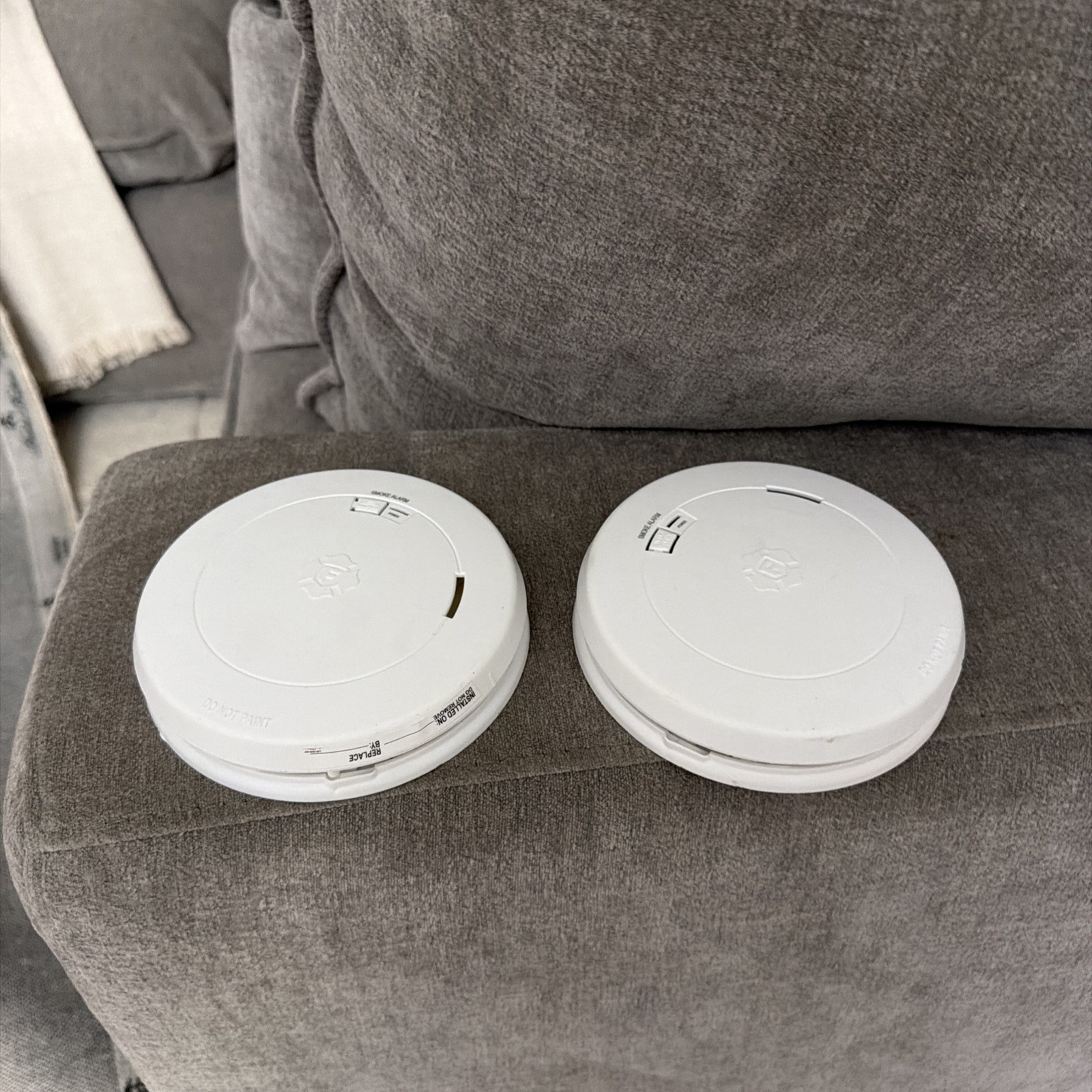 First Alert SM210, 10-Year Sealed Battery Smoke Alarm with Slim 2-Pack, White