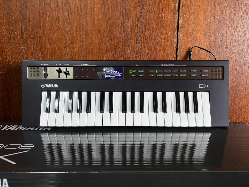 Yamaha Reface DX FM Synthesizer w/ box
