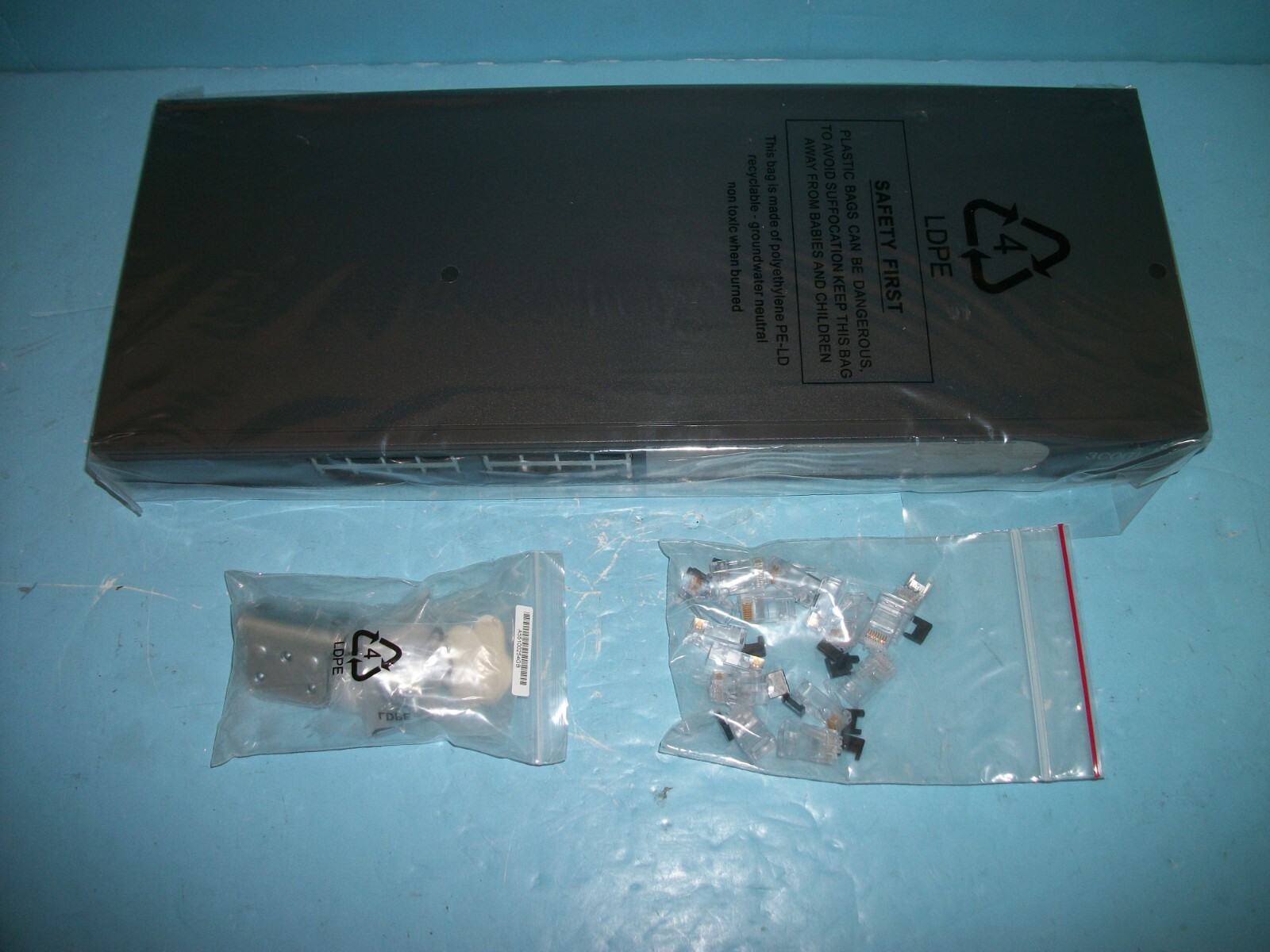 NOS HP V1405-16 DESKTOP SWITCH