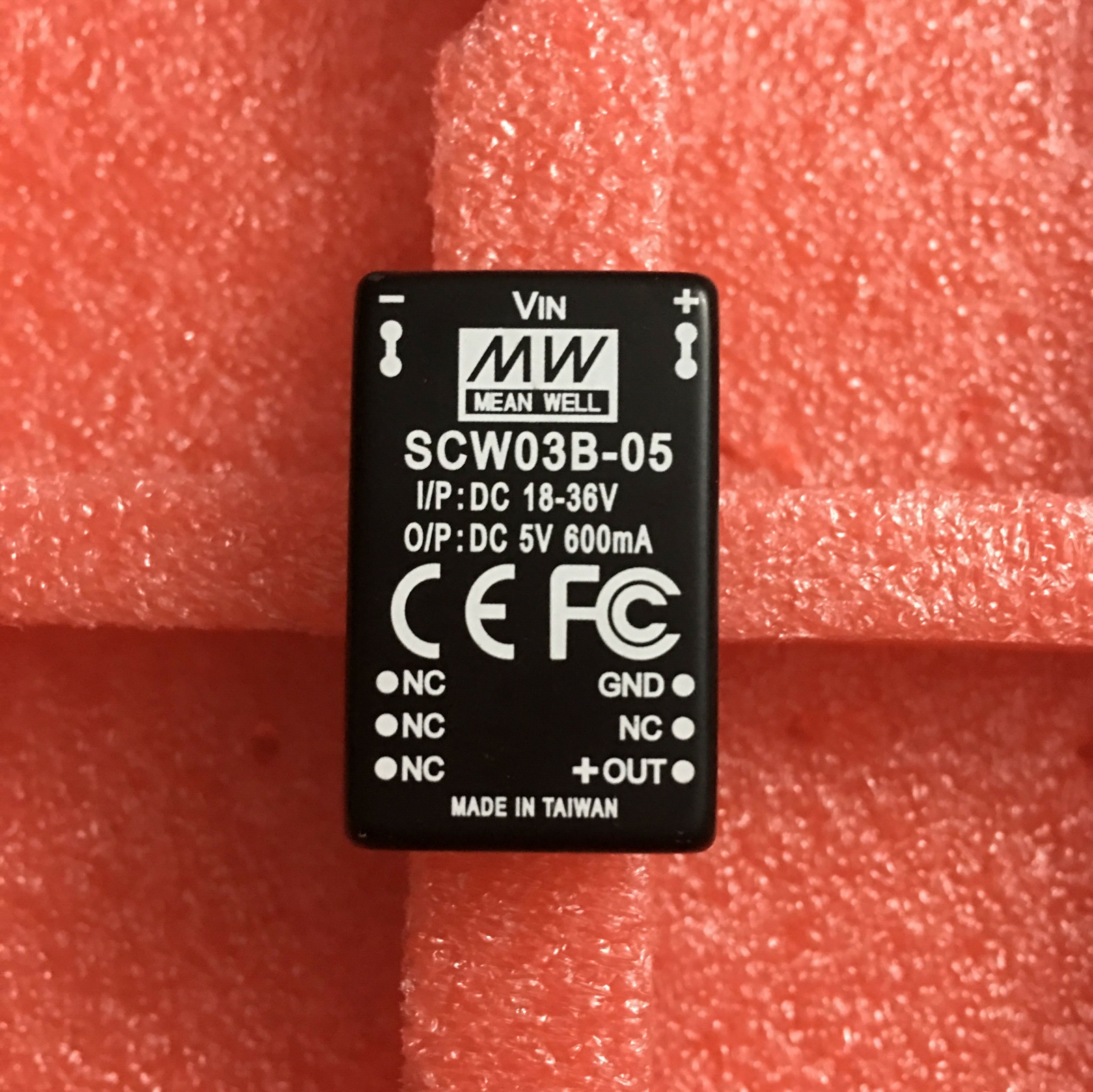 New MEAN WELL SCW03B-05 DC to DC Converter 5V 0.6A 3W 8-Pin x1PC