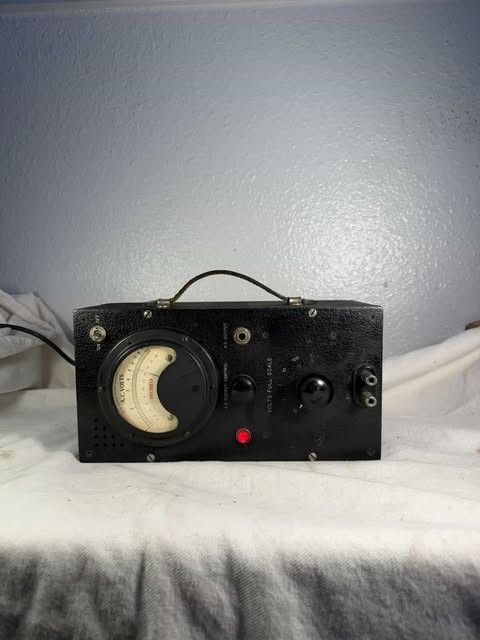 Vintage Ballantine Laboratories A.C. Volts Decibel Model 643 Voltmeter/Tested
