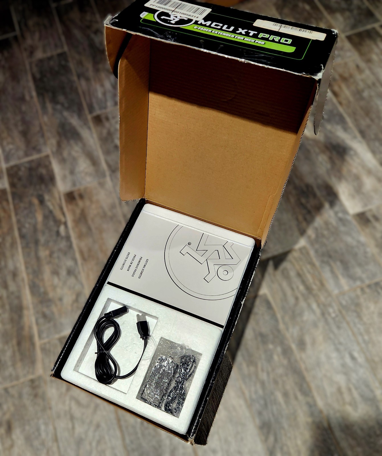 Mackie MCU Pro XT for use with a MCU Pro MIDI controller