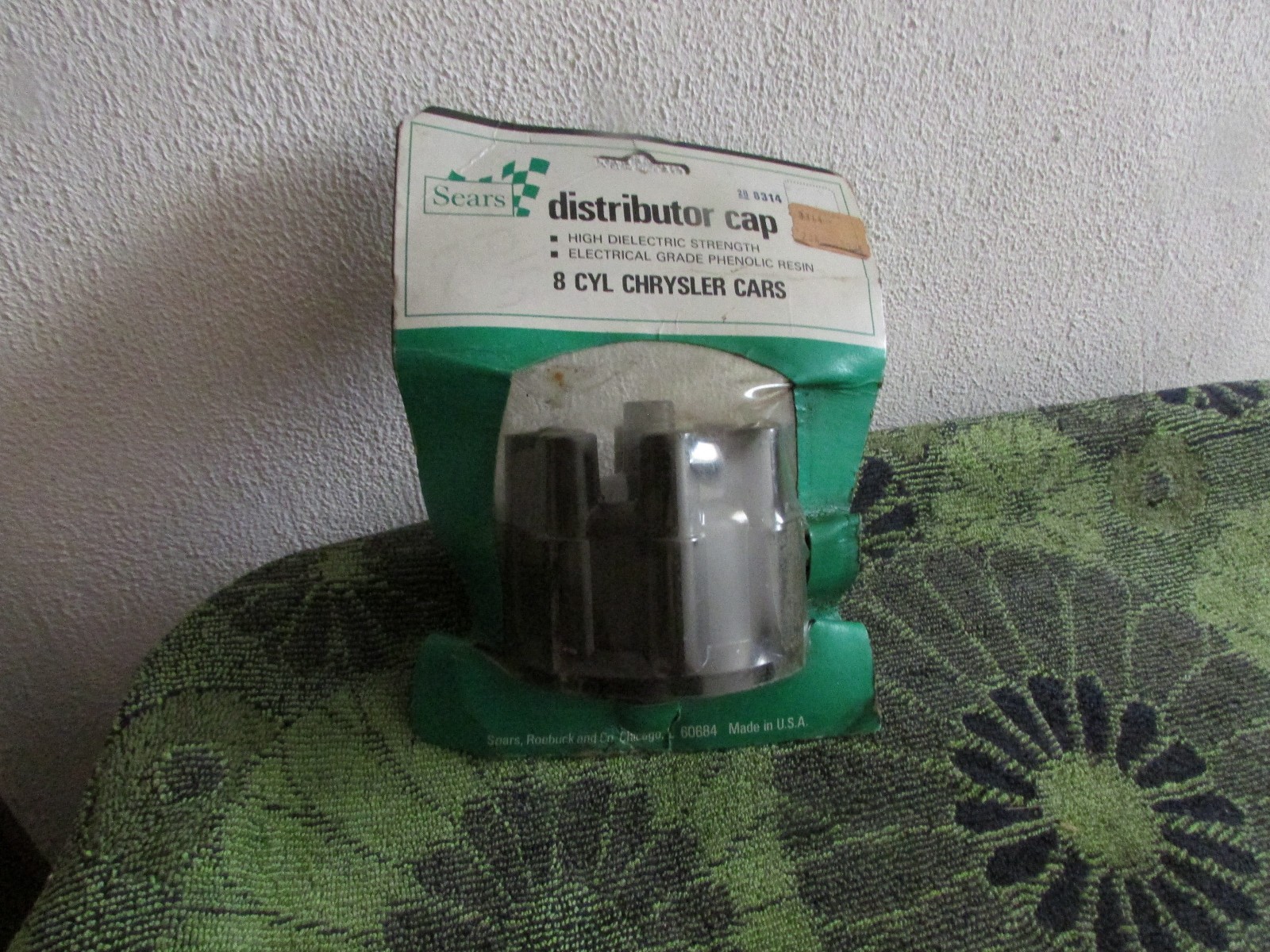 NOS~ VINTAGE SEARS CHRYSLER 8 CYLINDER DISTRIBUTOR CAP. 1961-1974....# 8314