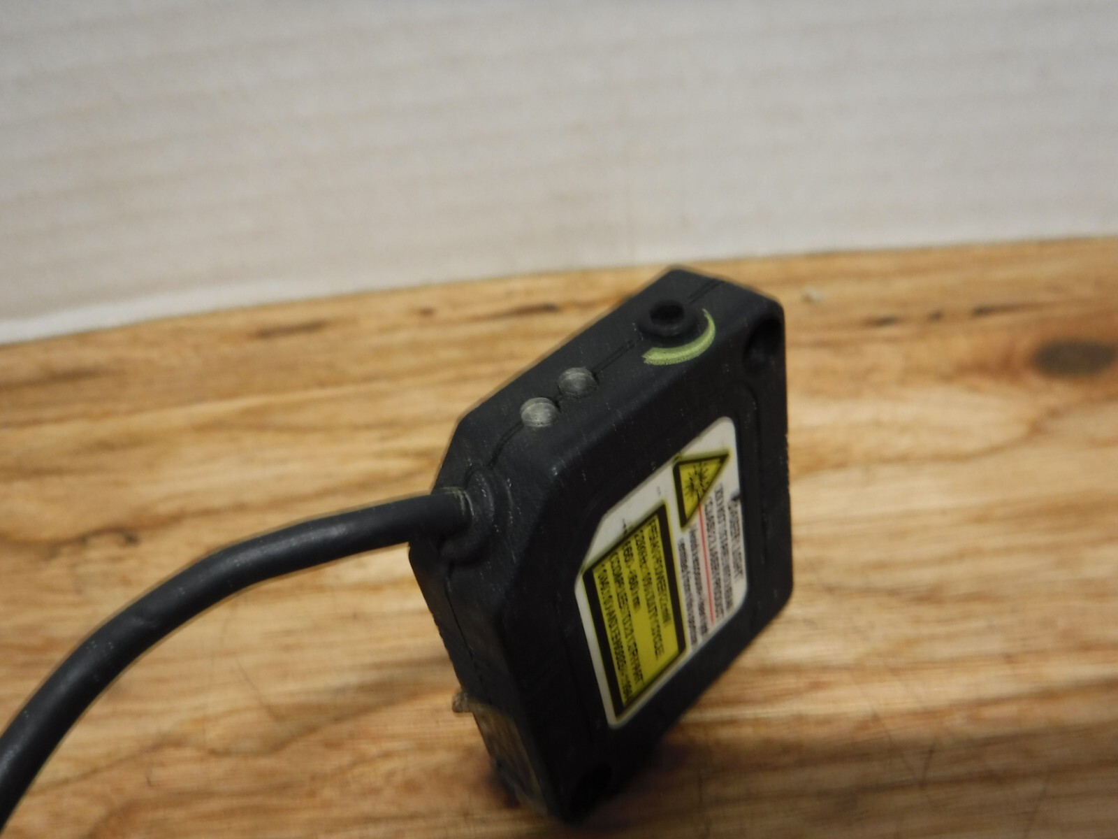 Banner PD45VN6C200Q Picodot Convergent Laser Sensor