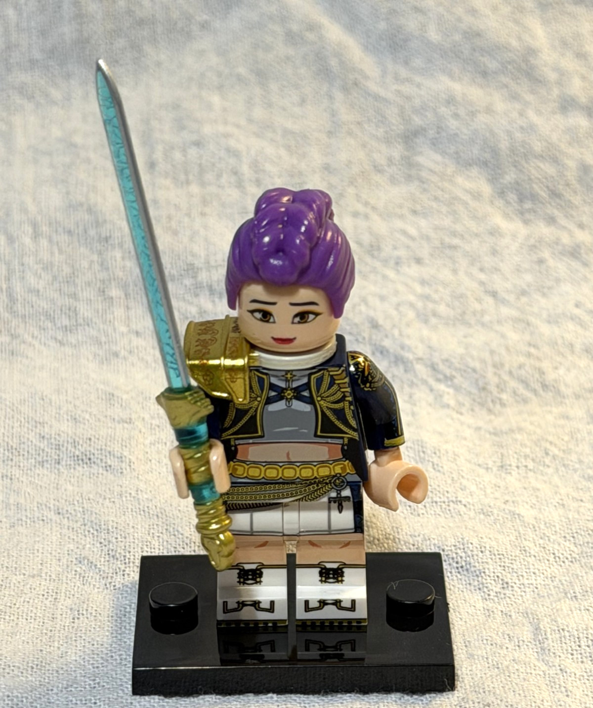 Rumi- Custom Minifigure- Huntrix Themed, HUNTR/X- Black Armor