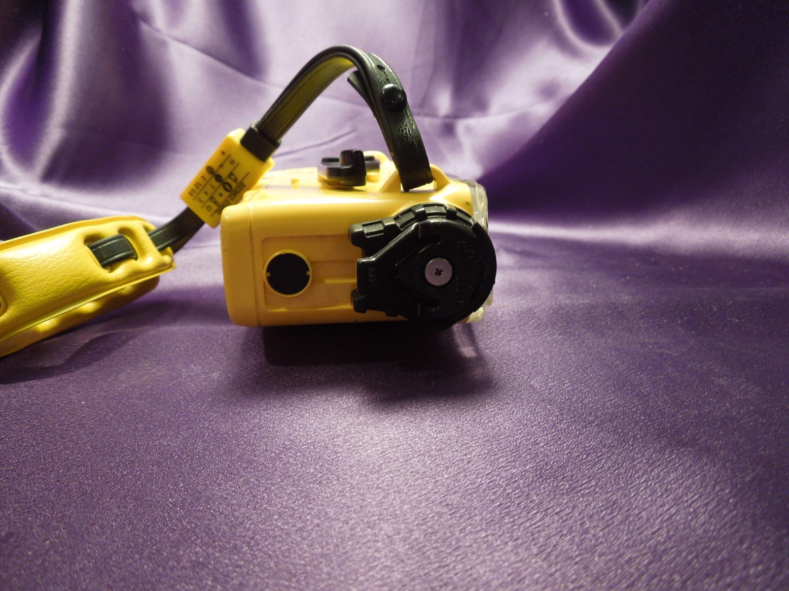Minolta Weathermatic A Waterproof Diving Camera