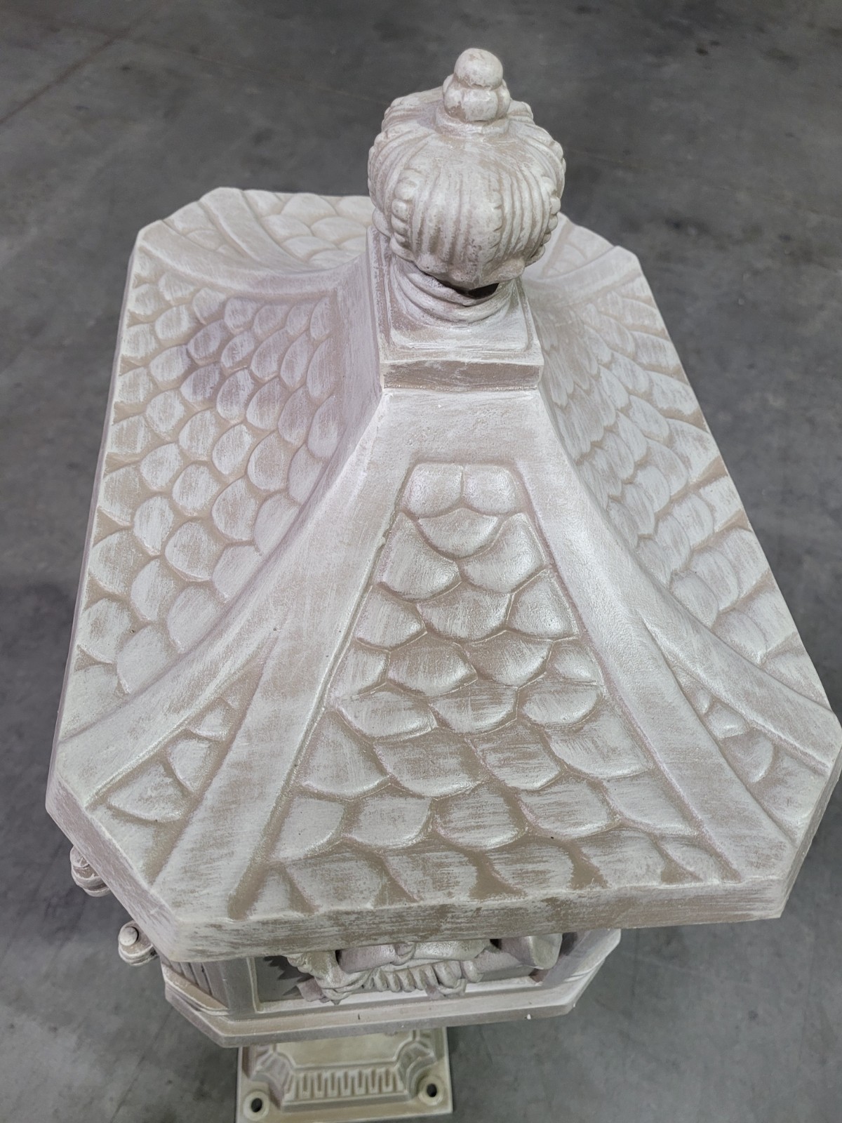 Amco Victorian Pedestal Mailbox