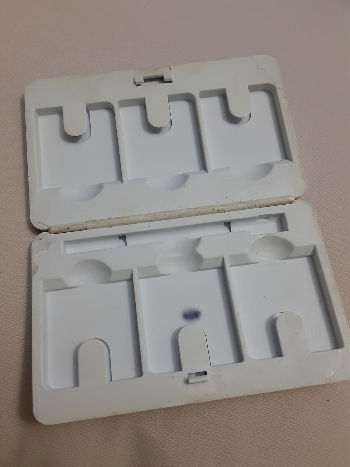 Score Nintendo DS 3 Game Carrying Case hard White cartridge storage holder