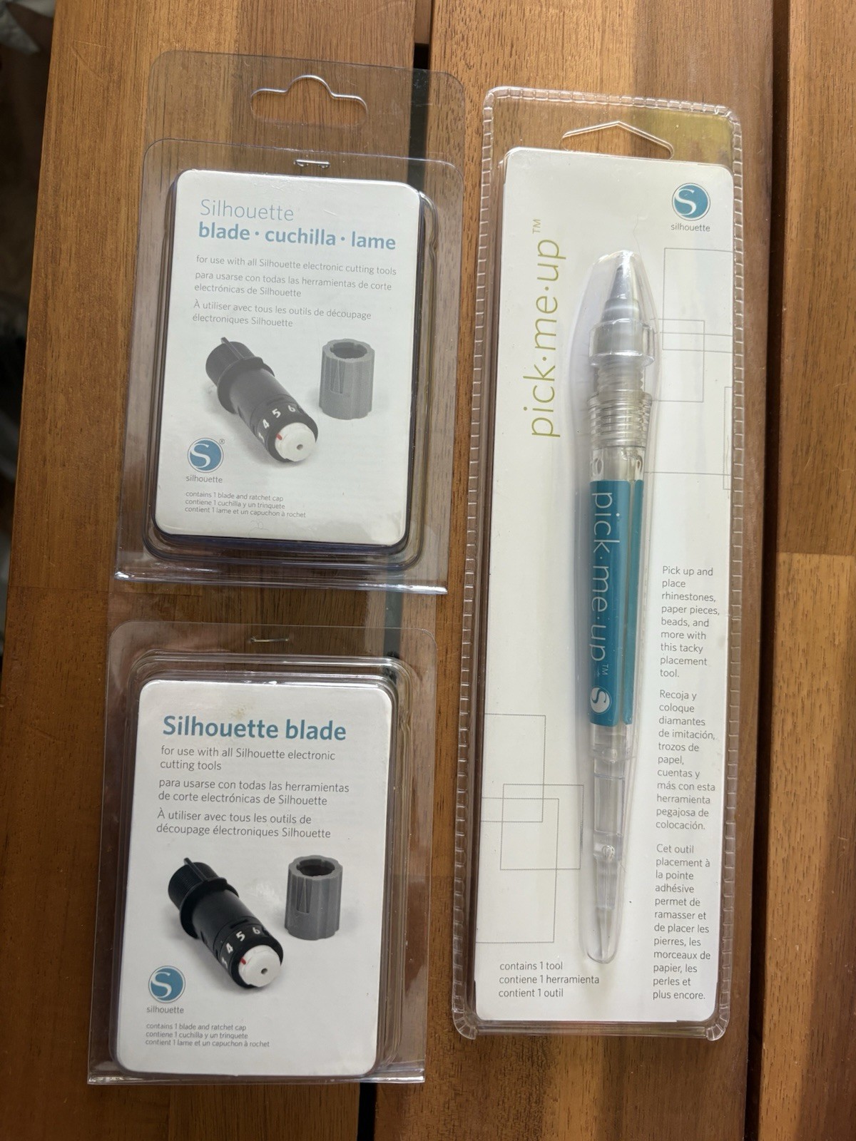 LOT of 3 Silhouette brand items ONE Pick-Me-Up Tool and TWO Blades 3-3T- New