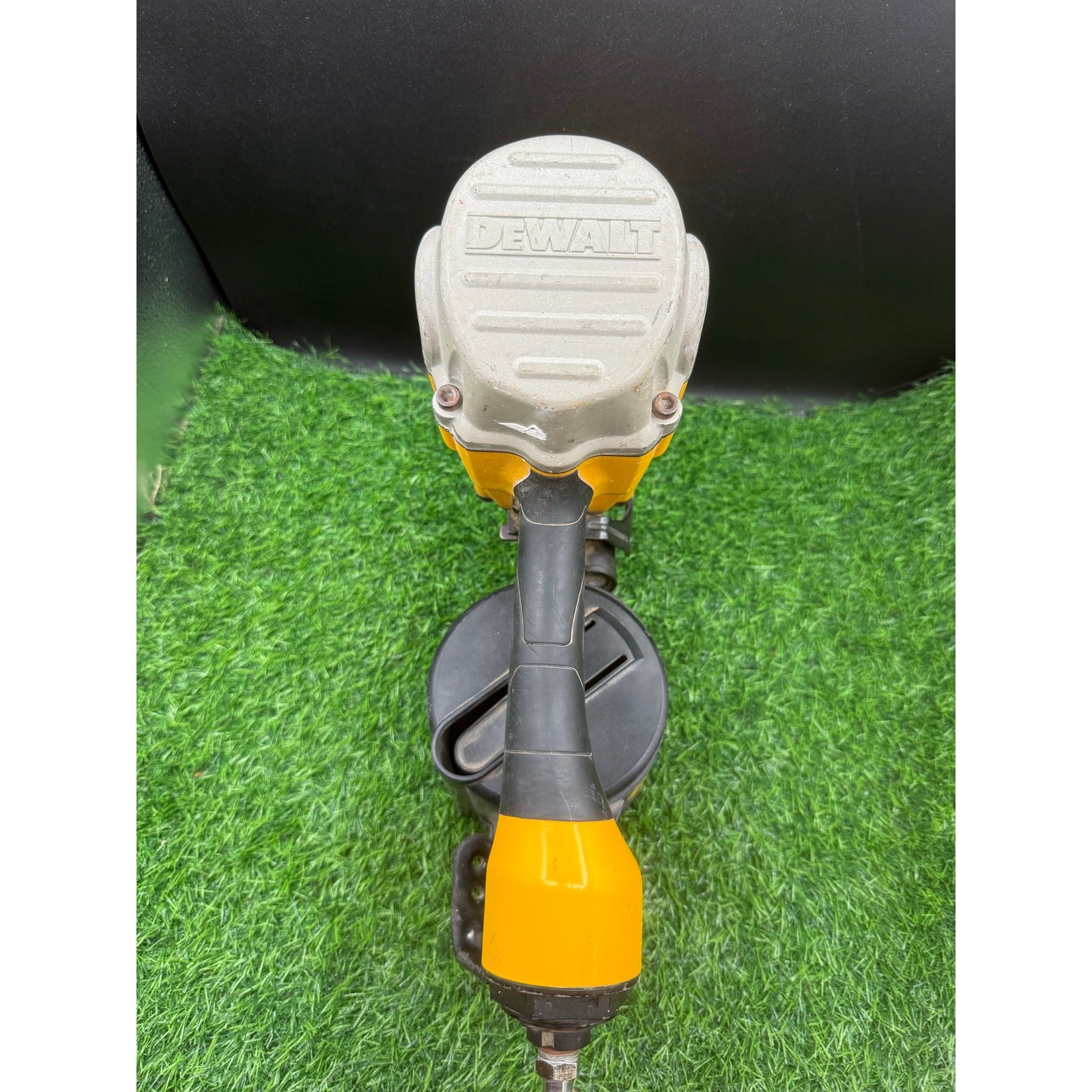 DEWALT DWF83C 15° Pneumatic Coil Framing Nailer - tested/ works