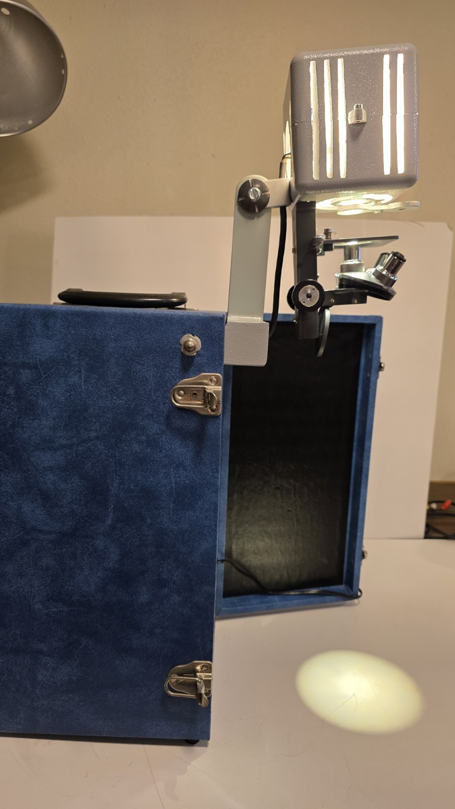 Bioscope 500 Series Microscope Projector