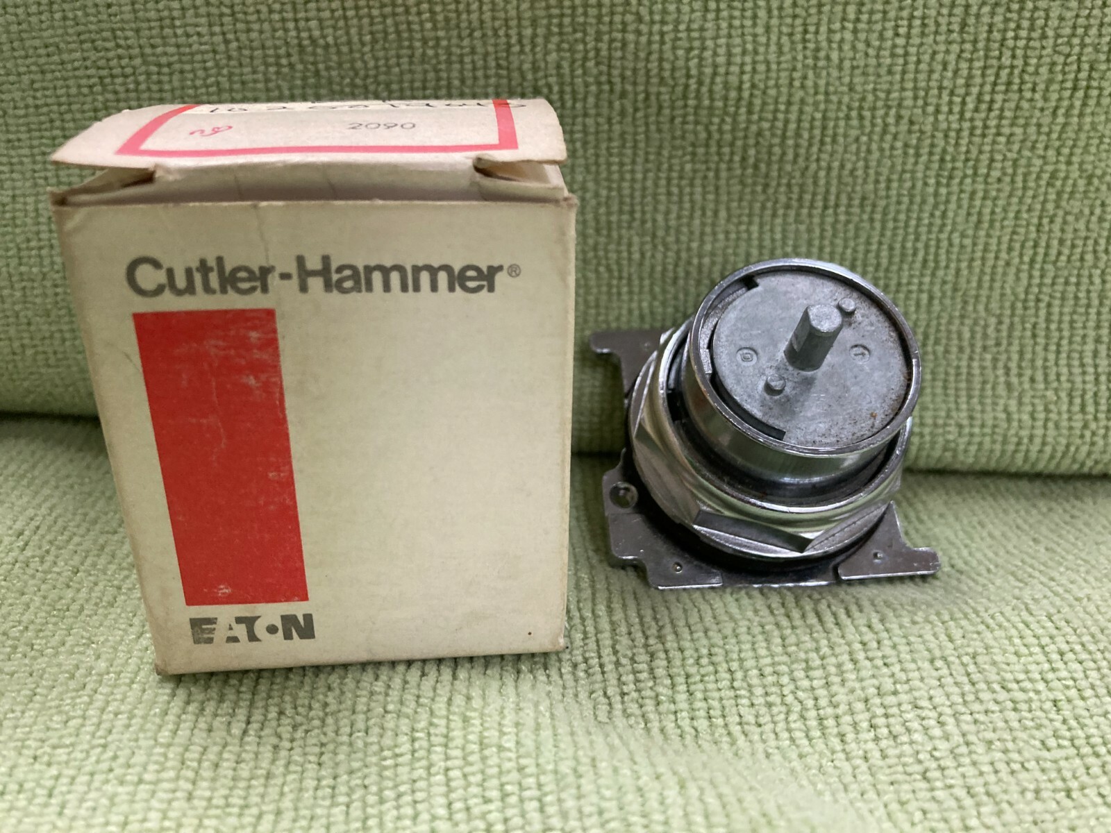 Cutler Hammer 10250T4043 3 Position Heavy-Duty Selector Switch Operator