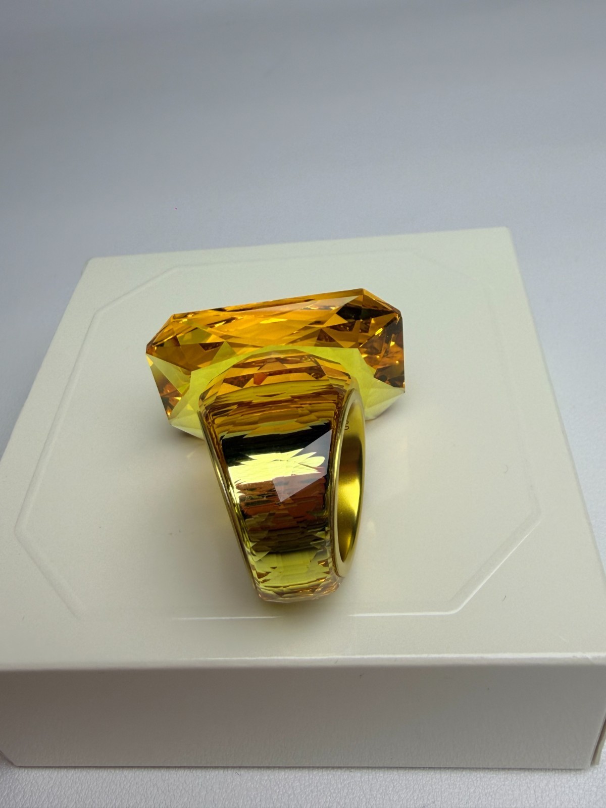 Swarovski Lucent cocktail ring oversized crystal, octagonal cut yellow size 60.