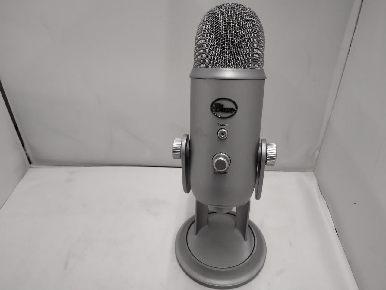 BLUE USB Microphone YETI Used