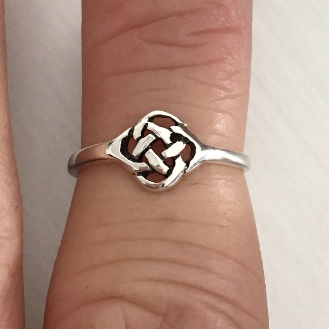 Sterling Silver Tiny Celtic Knot Toe Ring, Minimalist Rings, Love Knots Ring