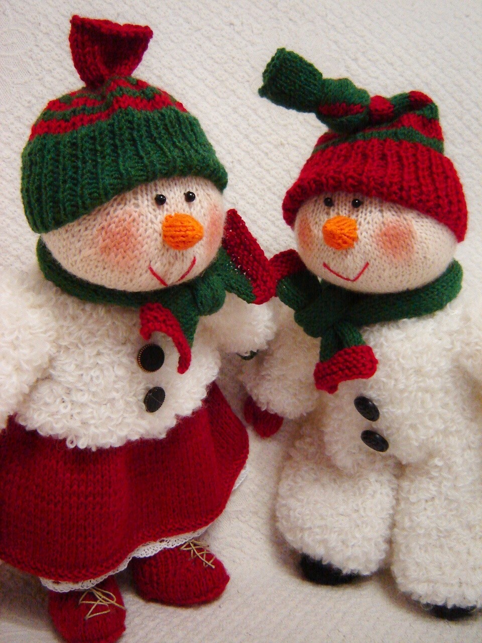 Toy knitting patterns Christmas -easy knitting bunny toys and knittin Snowfamily