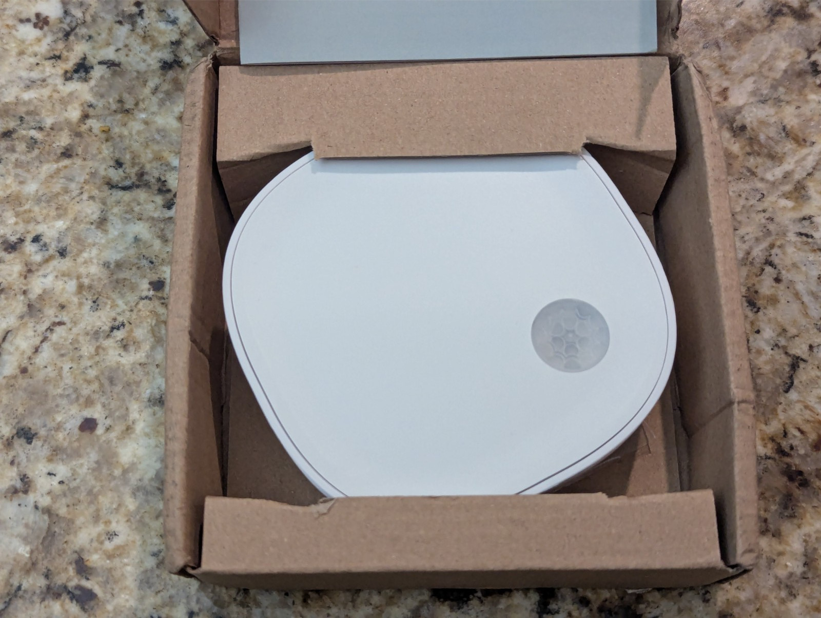 Minut Smart Home Alarm Motion Sensor Model MT-AM1 White