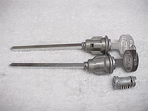 New Set Of Keyed Alike Peterbilt Door & Ignition Locks With Peterbilt Keys