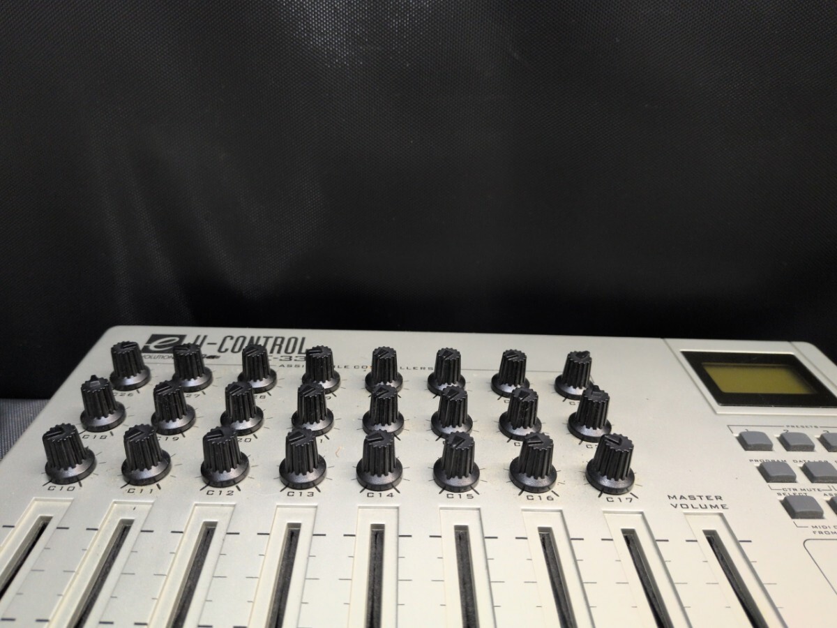 M-Audio UC-33e Evolution MIDI Controller White Free Shipping good condition