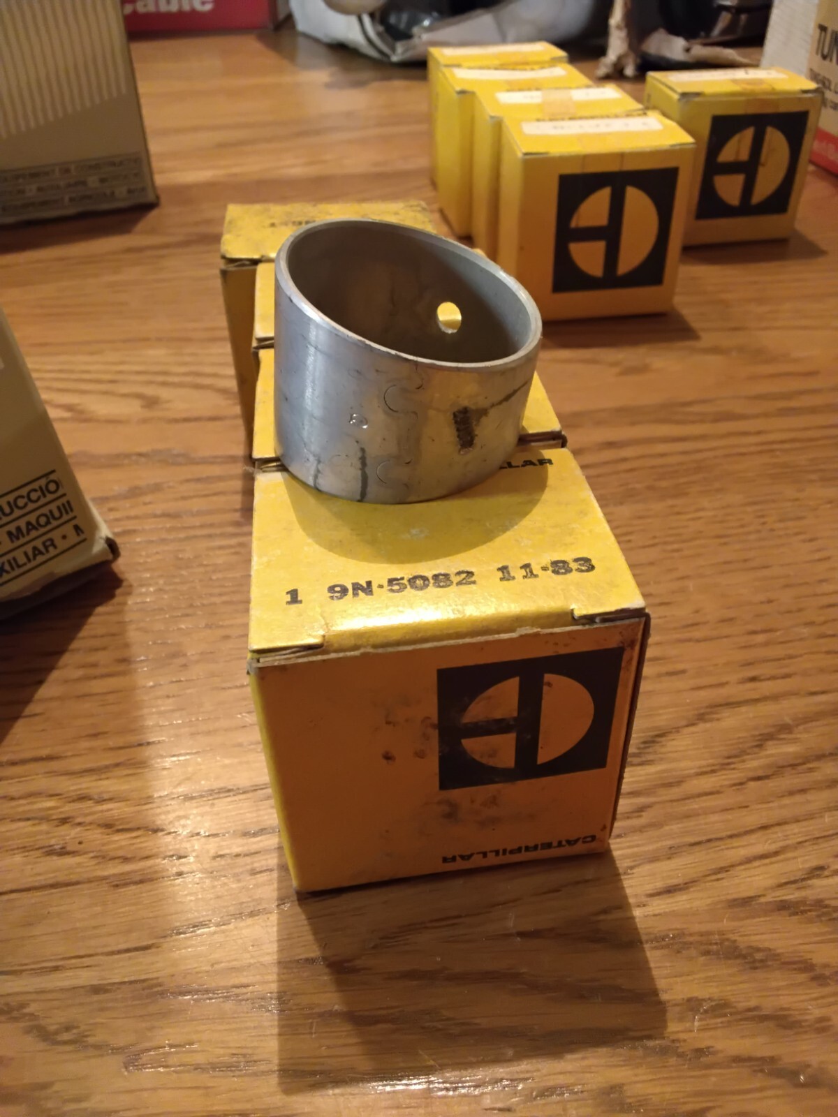 CAT BUSHING Pt# 9N-5082 CATERPILLAR Bearing Rod +++----nos-- OEM NEW