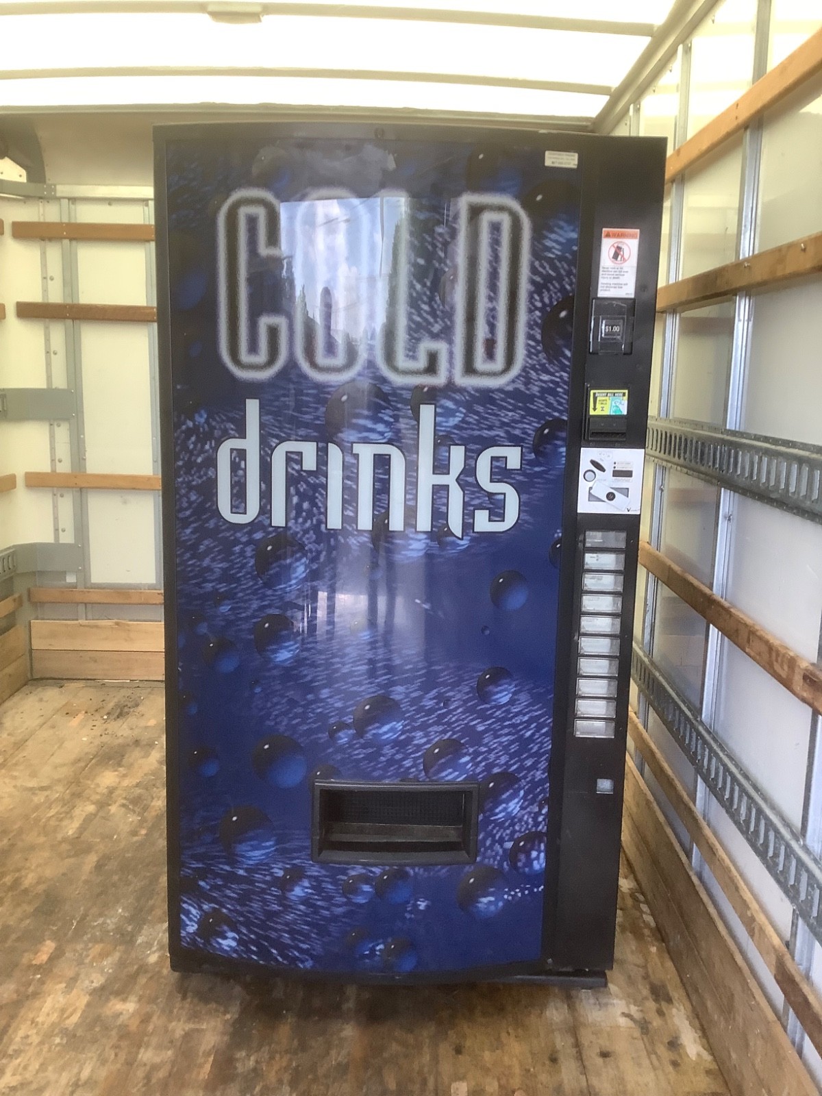 Vendo 540 10-selection can/bottle soda machine