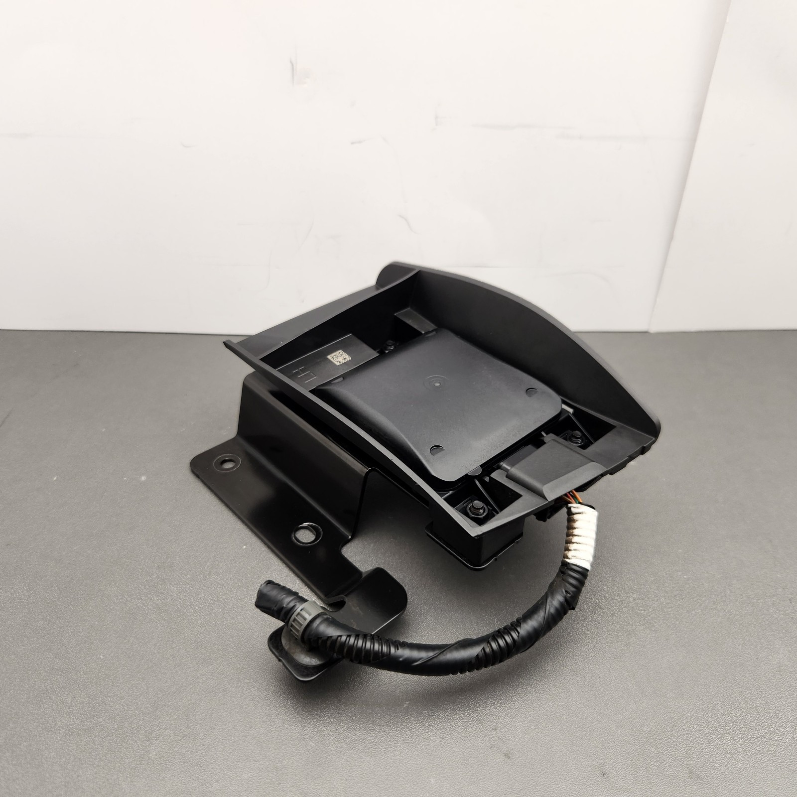 2019 2020 Hyundai Santa Fe Blind Spot Left  LH Radar Module 99140-S2010 OEM