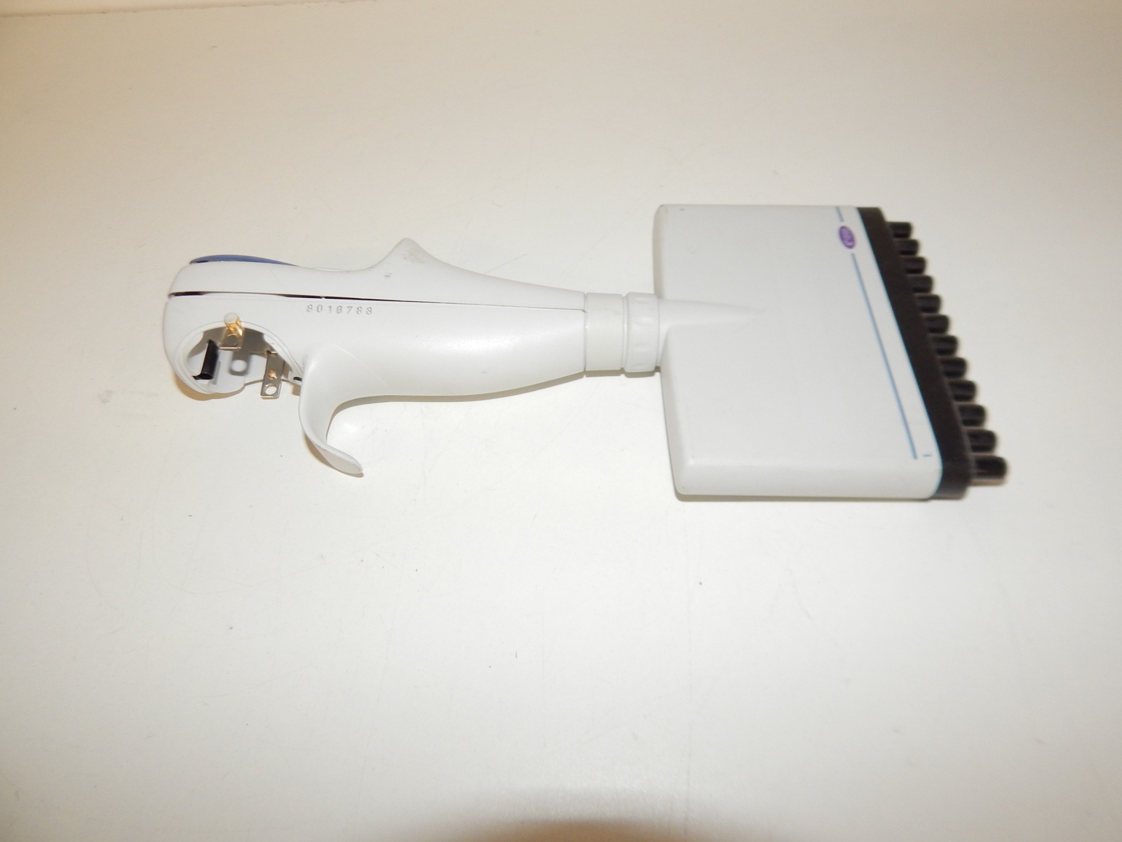 Fisherbrand BioHit Electronic 8-Channel Pipette E1200 50-1200µL  (ZWP25)