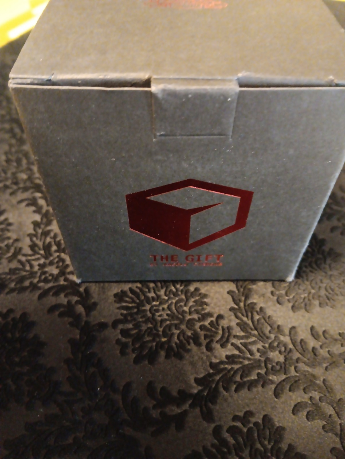 The Gift Black  - Angelo Carbone (gimmicks & online instructions) Trick