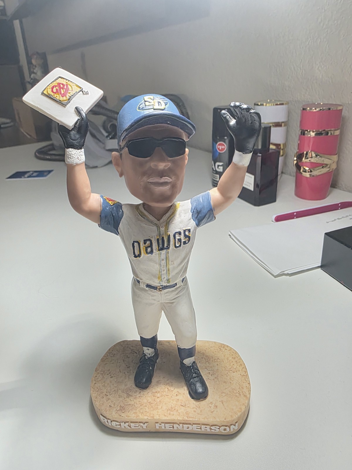 2005 RICKY HENDERSON SAN DIEGO SURF DAWGS VINTAGE BOBBLE HEAD COLLECTORS ITEM!!!