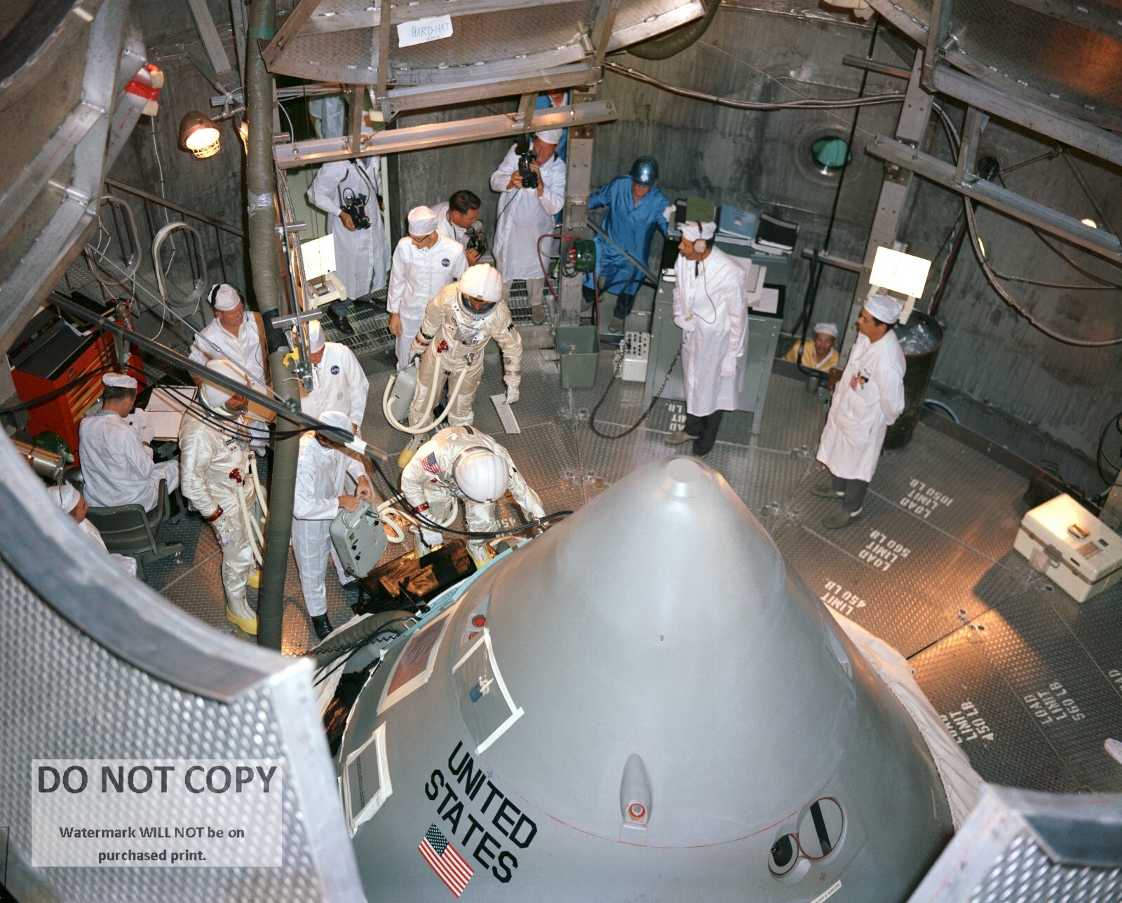APOLLO 1 CREW PREPARES TO ENTER COMMAND MODULE AT KSC - 8X10 NASA PHOTO (EP-525)
