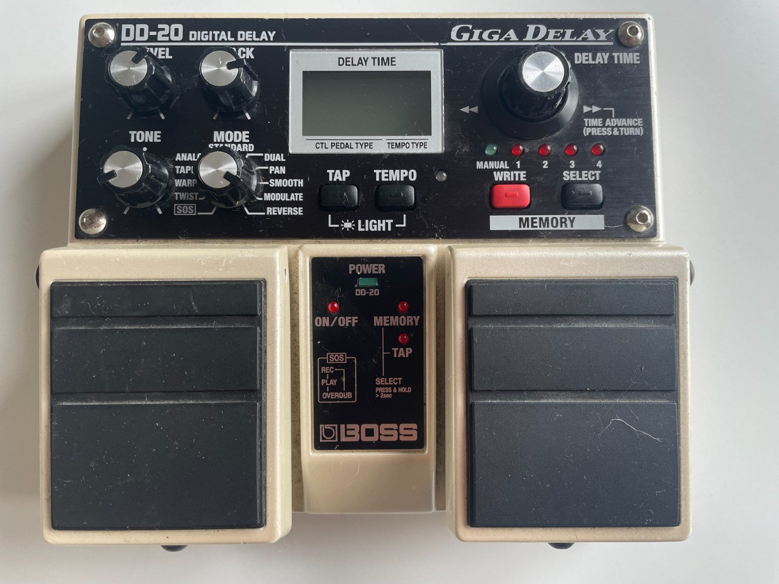 Boss DD-20 Giga Delay Digital Delay Effects Pedal – Excellent Working Condition