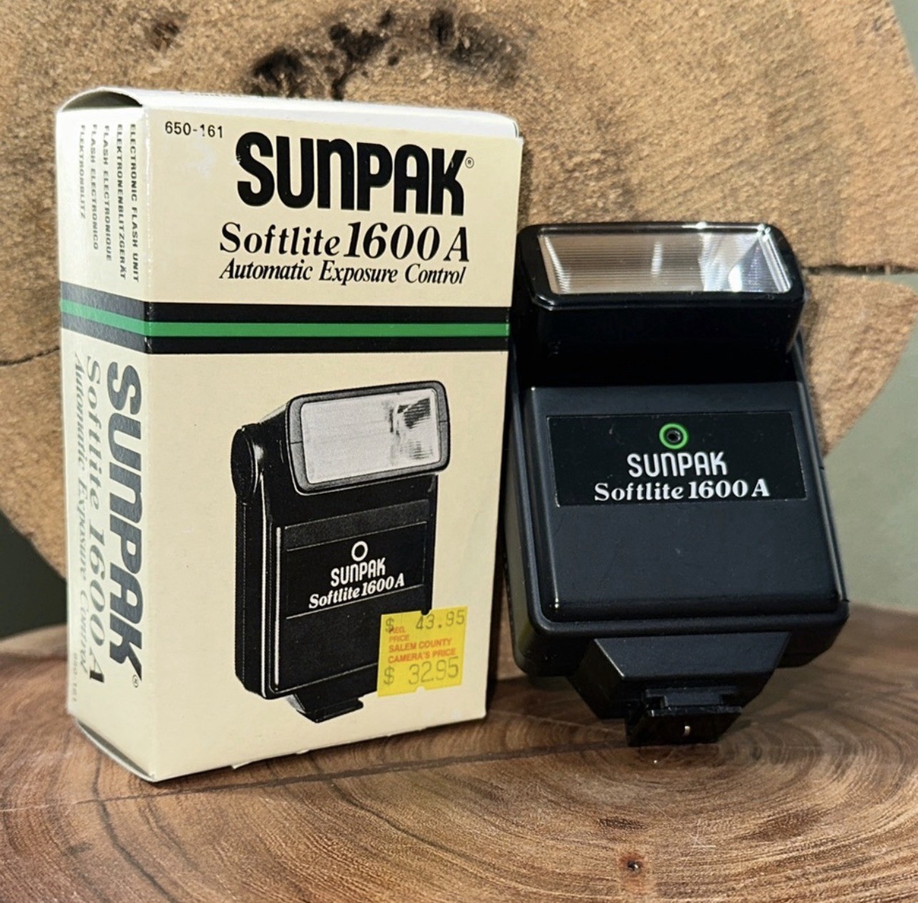 SUNPAK Softlite 1600A Automatic Camera Flash - Open Box Vintage Vtg NOS