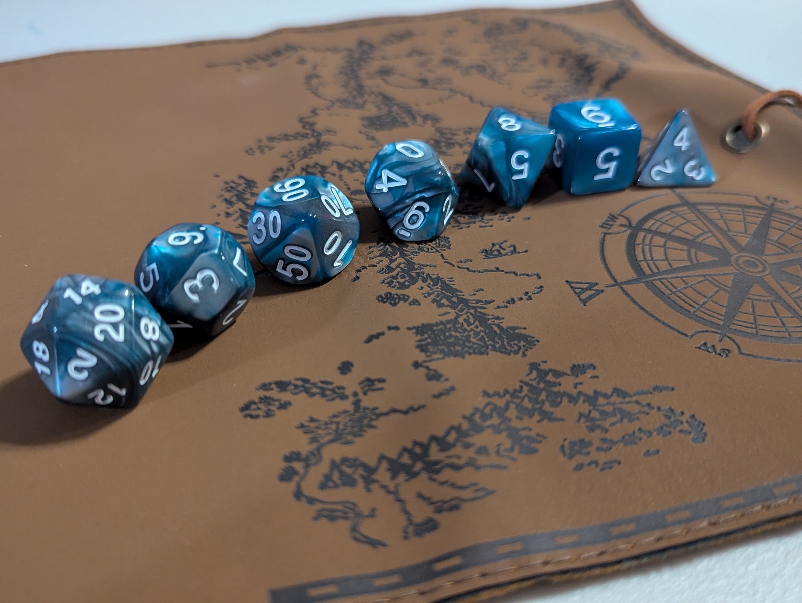 ✨Frosted Steel✨7 Dice Set Poly RPG DnD Dungeons Dragons AD&D Pathfinder d20