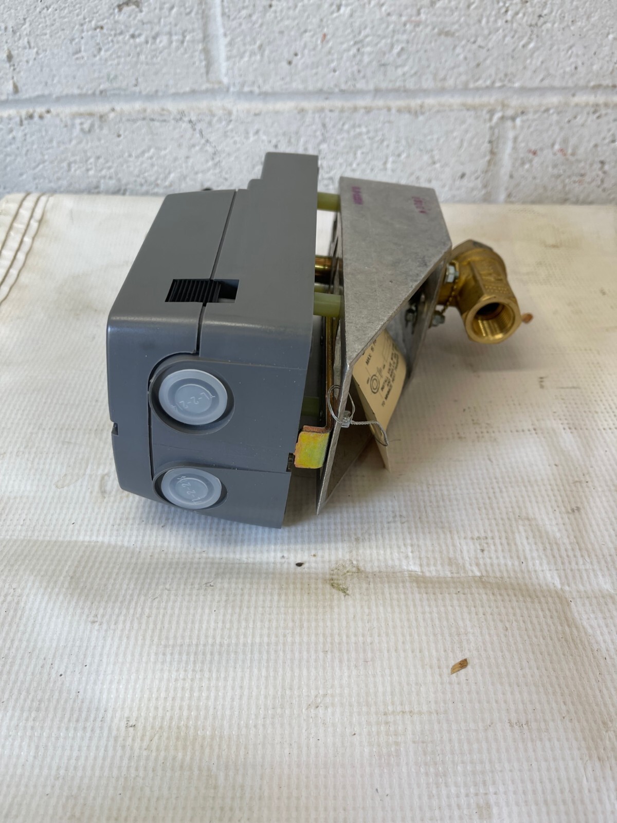 Johnson Controls M9124-AGA-2 Actuator 210 IN-LB (24 Nm) 24 VAC